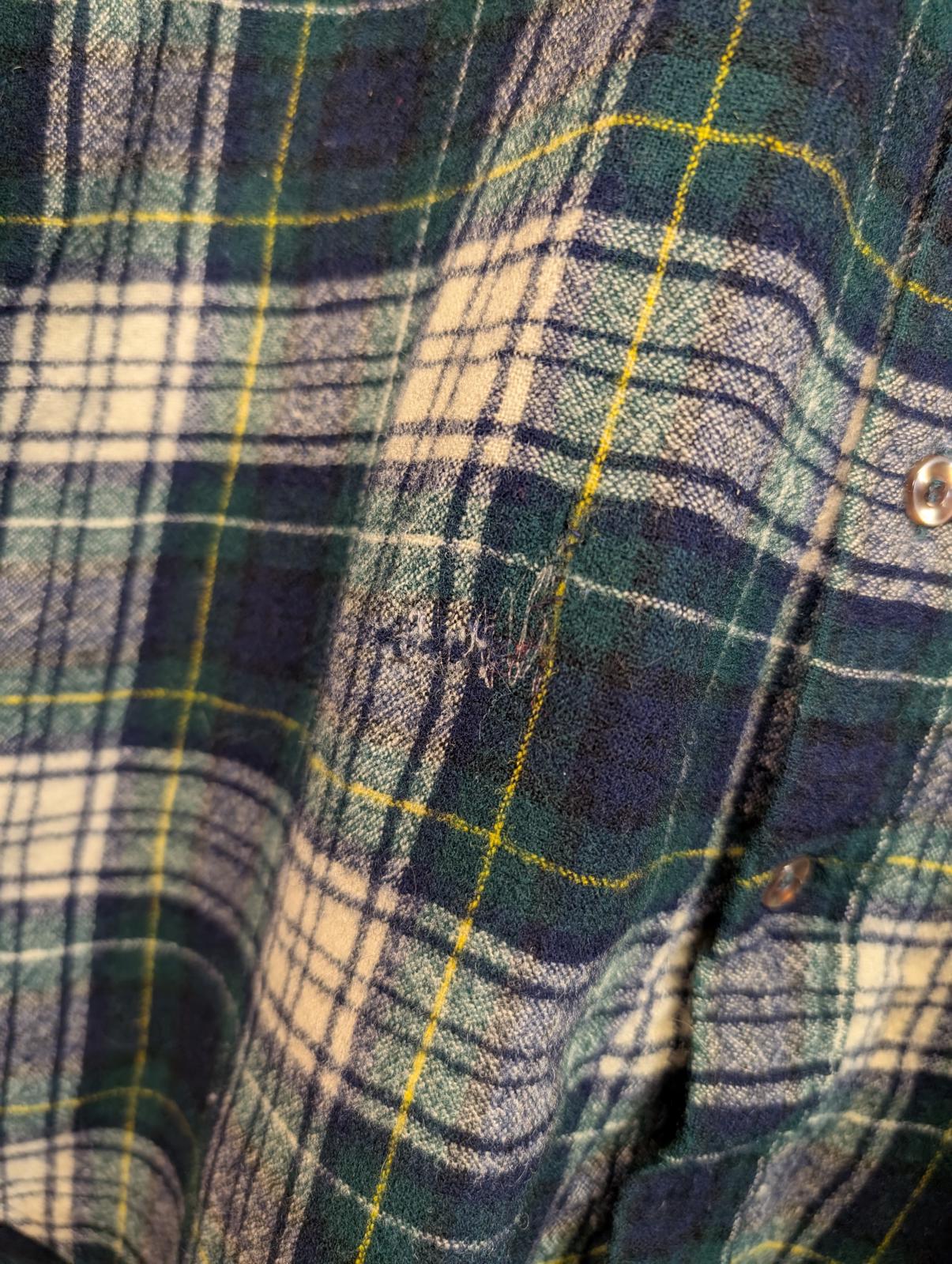 Pendleton Trail Shirt Kinds Medium 16 Navy Blue Green Check Plaid Wool Made USA