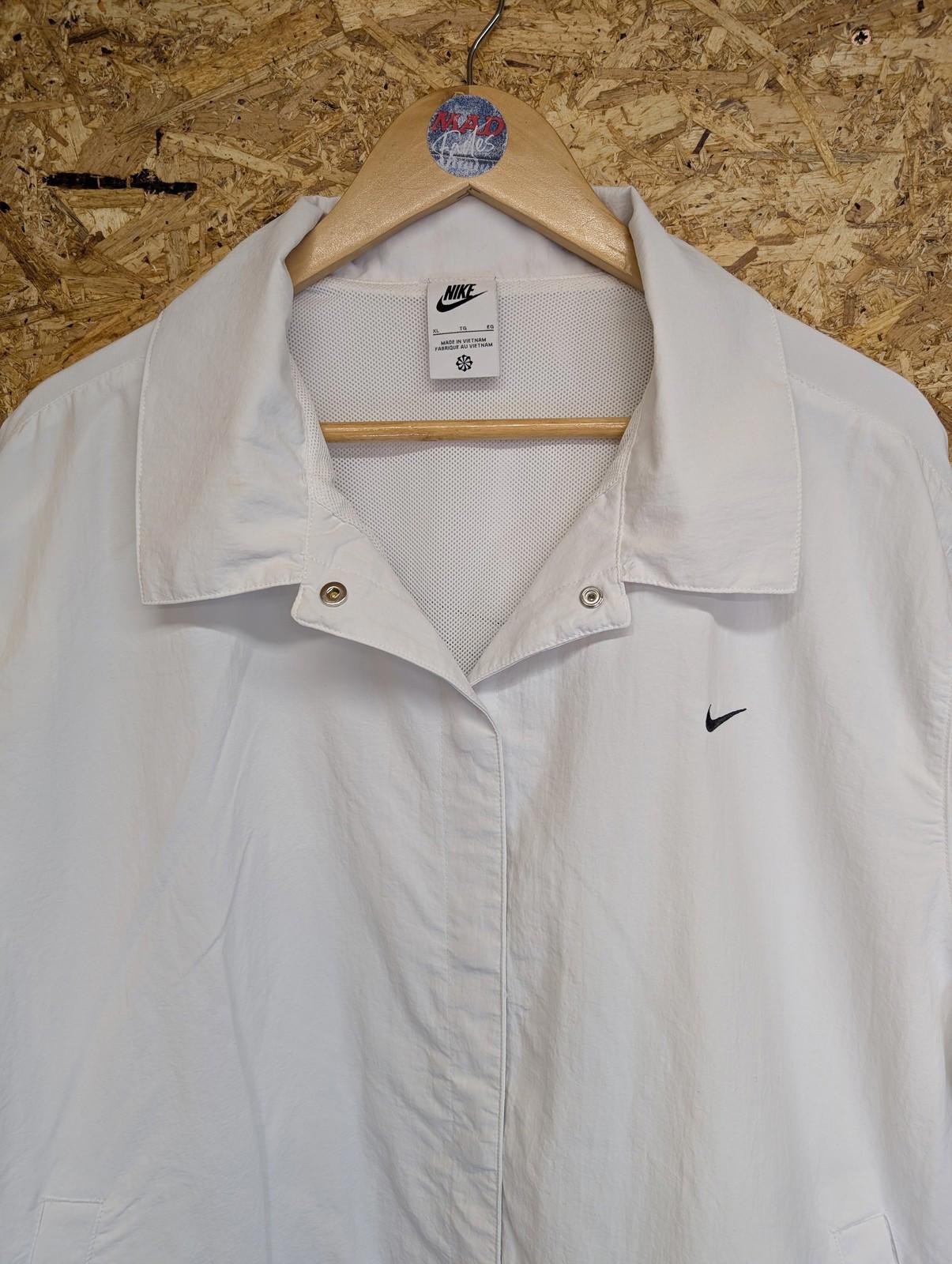 Nike Track Jacket XL Women Oversized Mesh Lined White Swoosh UV Windbreaker