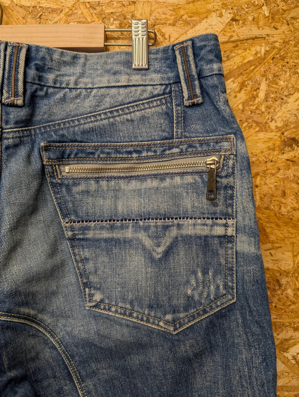 Diesel Arker FP Jeans Mens W34 L32 Blue Straight Leg Button Fly Made in Italy