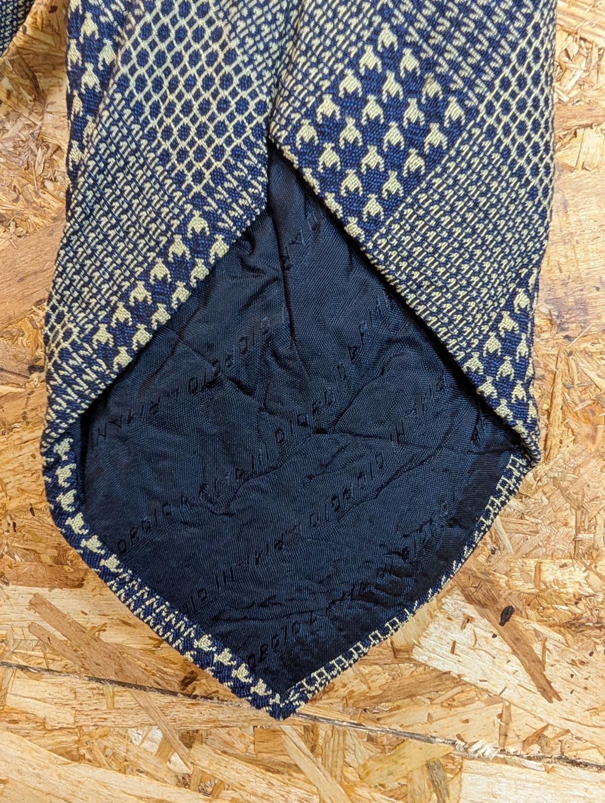 Georgio Armani Silk Tie 61" 155cm Made In Italy Navy Blue Cream Diamond Pattern