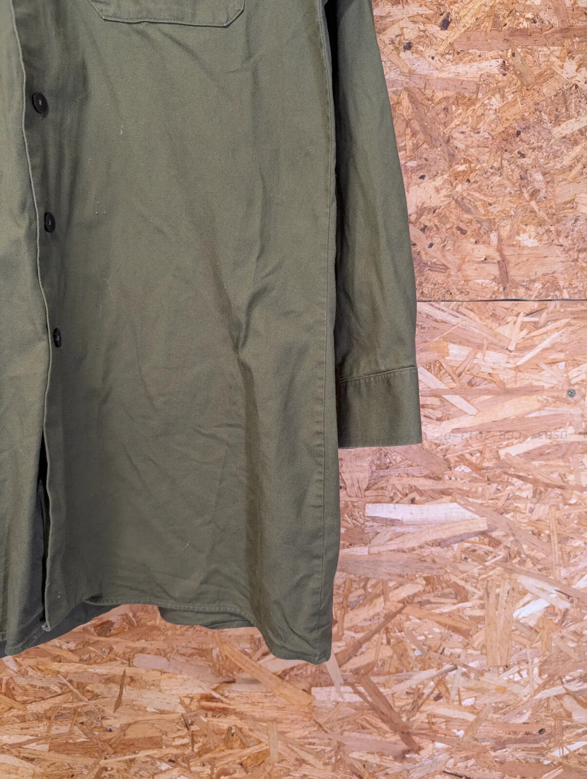 British Army Surplus General Shirt Men Medium Olive Green Button Pockets Feather