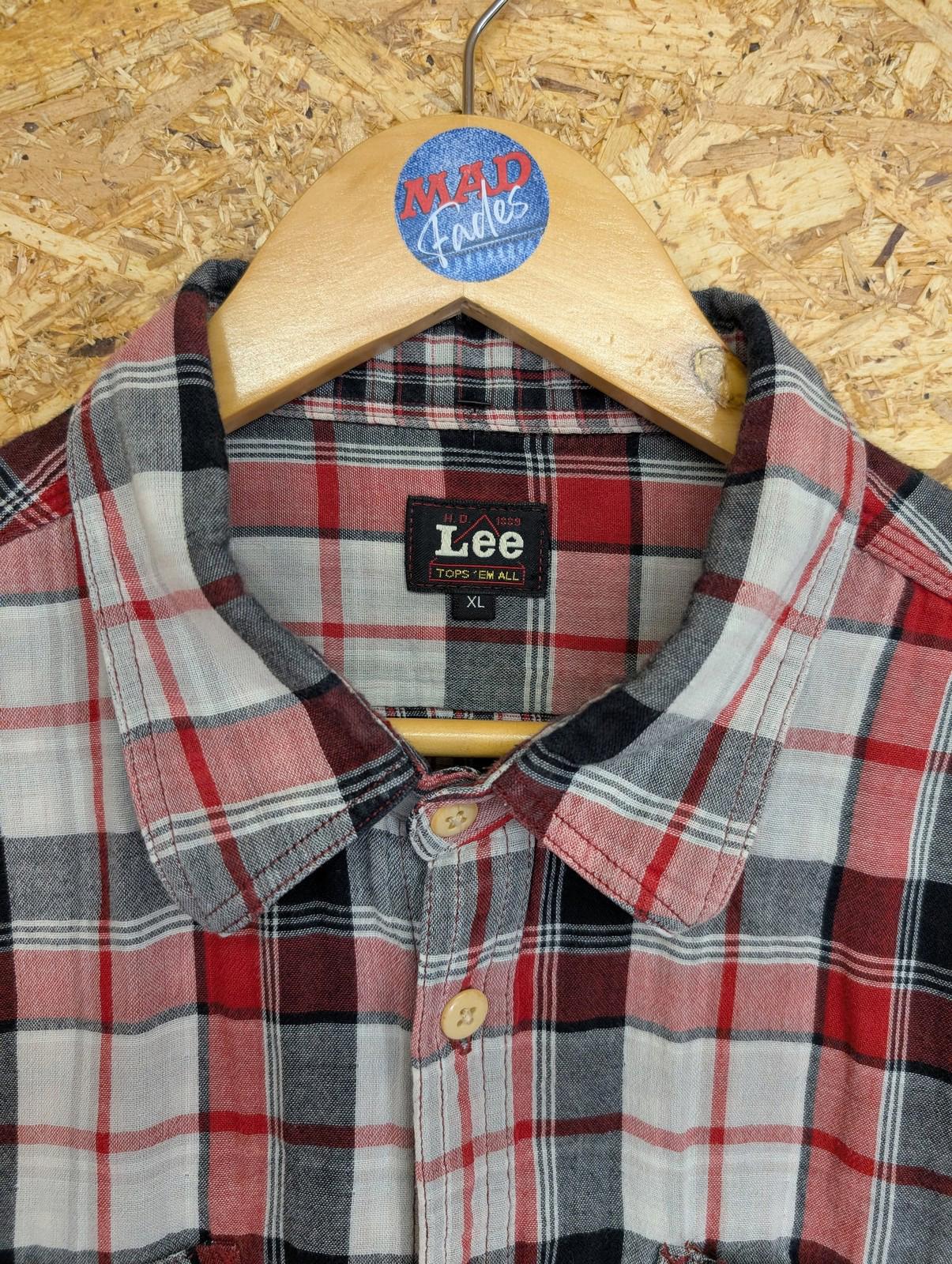 Lee Plaid Shirt Mens XL Button-Up Shirt Check Cheese Cloth Cotton Red Grey Black