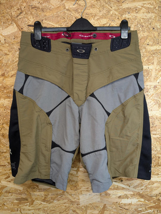 Oakley MTB Panelled Shorts Mens Size Medium Cargo Khaki Green Black W32 W34