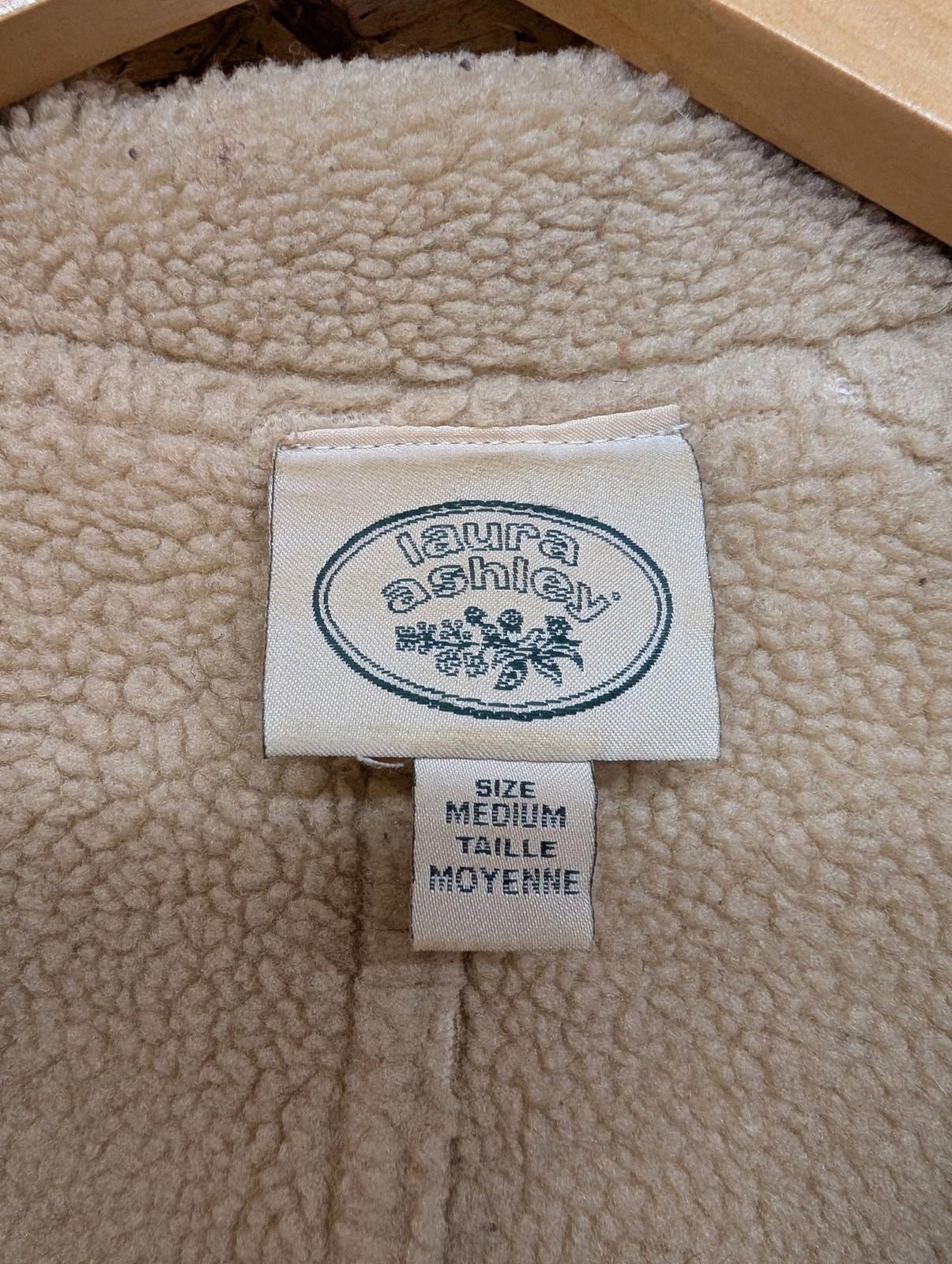 Laura Ashley Jacket Medium Women Faux Shearling Beige Button Vintage Warm Winter