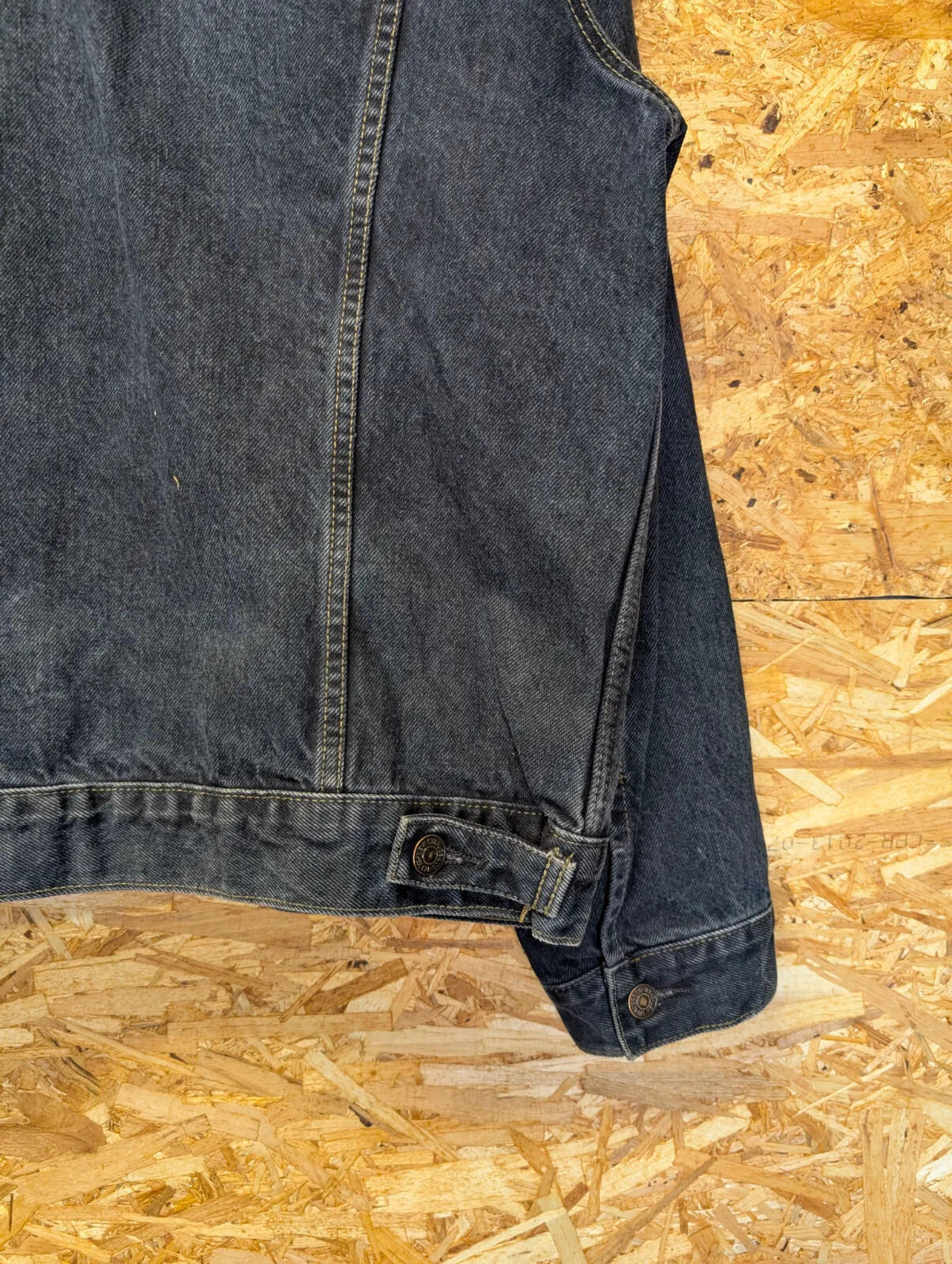 Vintage Levis Denim Trucker Jacket Mens Large Dark Navy Blue Relaxed Fit 90s