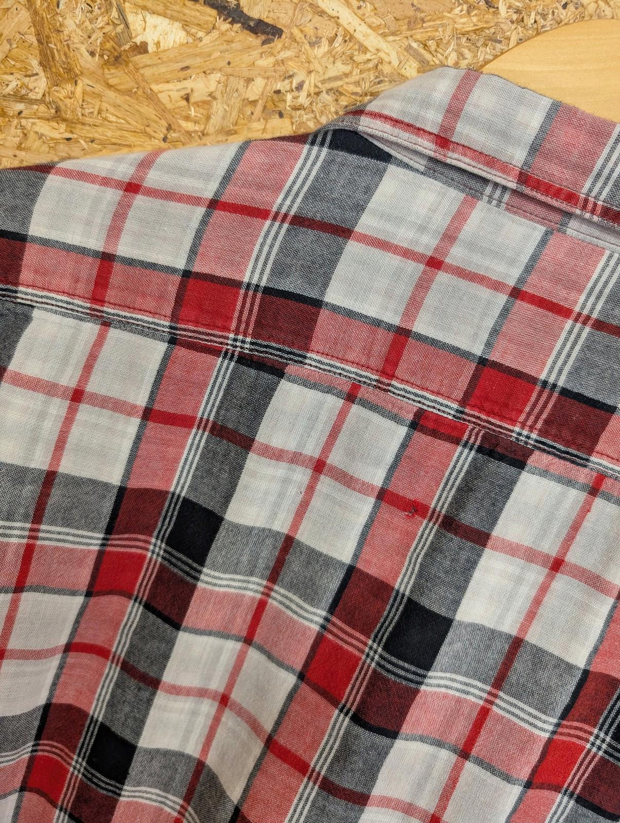 Lee Plaid Shirt Mens XL Button-Up Shirt Check Cheese Cloth Cotton Red Grey Black