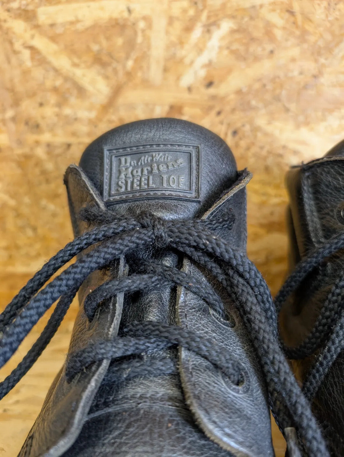 Dr Martens Work Boots Mens UK9 Black Leather 2205 Steel Toe Air Cushion England