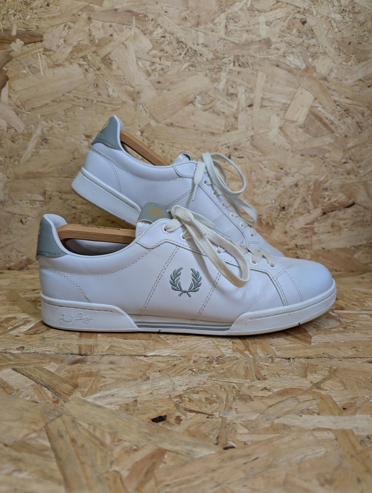 Fred Perry B722 Trainers UK 10 Mens Low Top White Leather Casual Shoes Lace Up