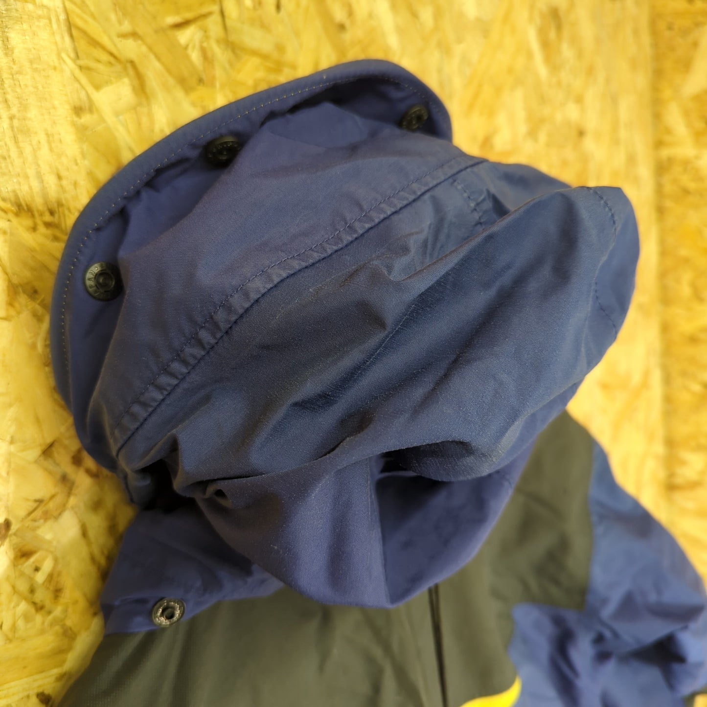 Berghaus Mera Peak Goretex Jacket Mens XL Waterproof Hooded Rain Coat Blue M