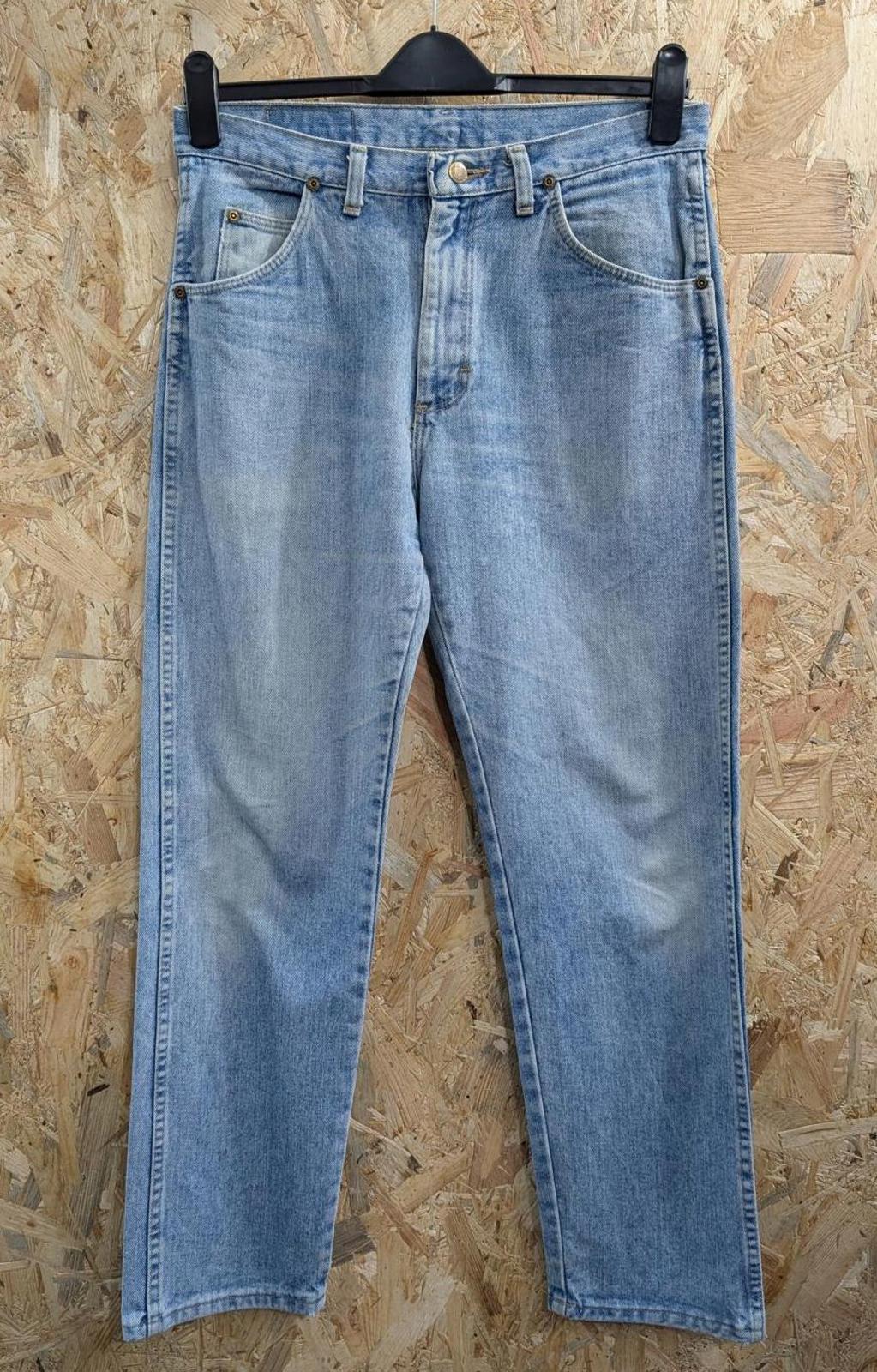 Wrangler Light Blue Jeans W32 L30 Made in USA Straight Leg Regular Fit Stonewash