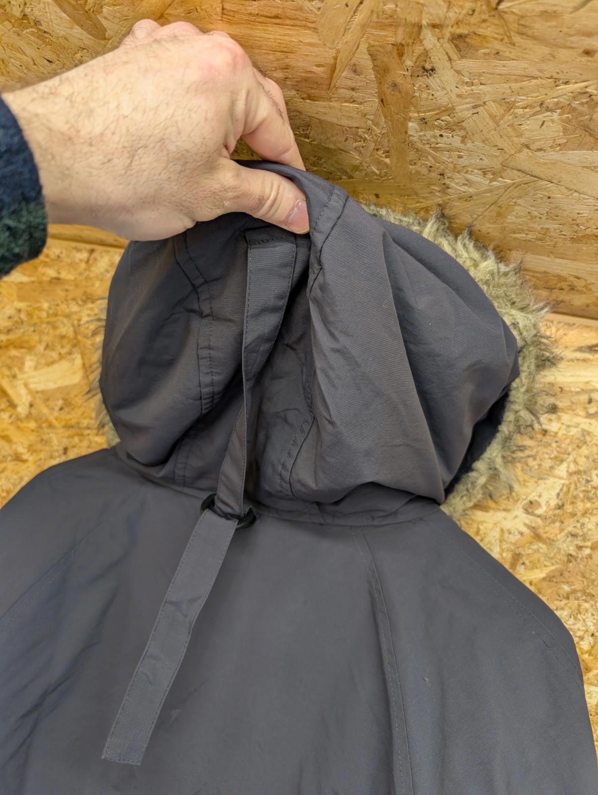 Carhartt WIP Anchorage Parka Coat Medium Men Hooded Warm Winter Charcoal Black