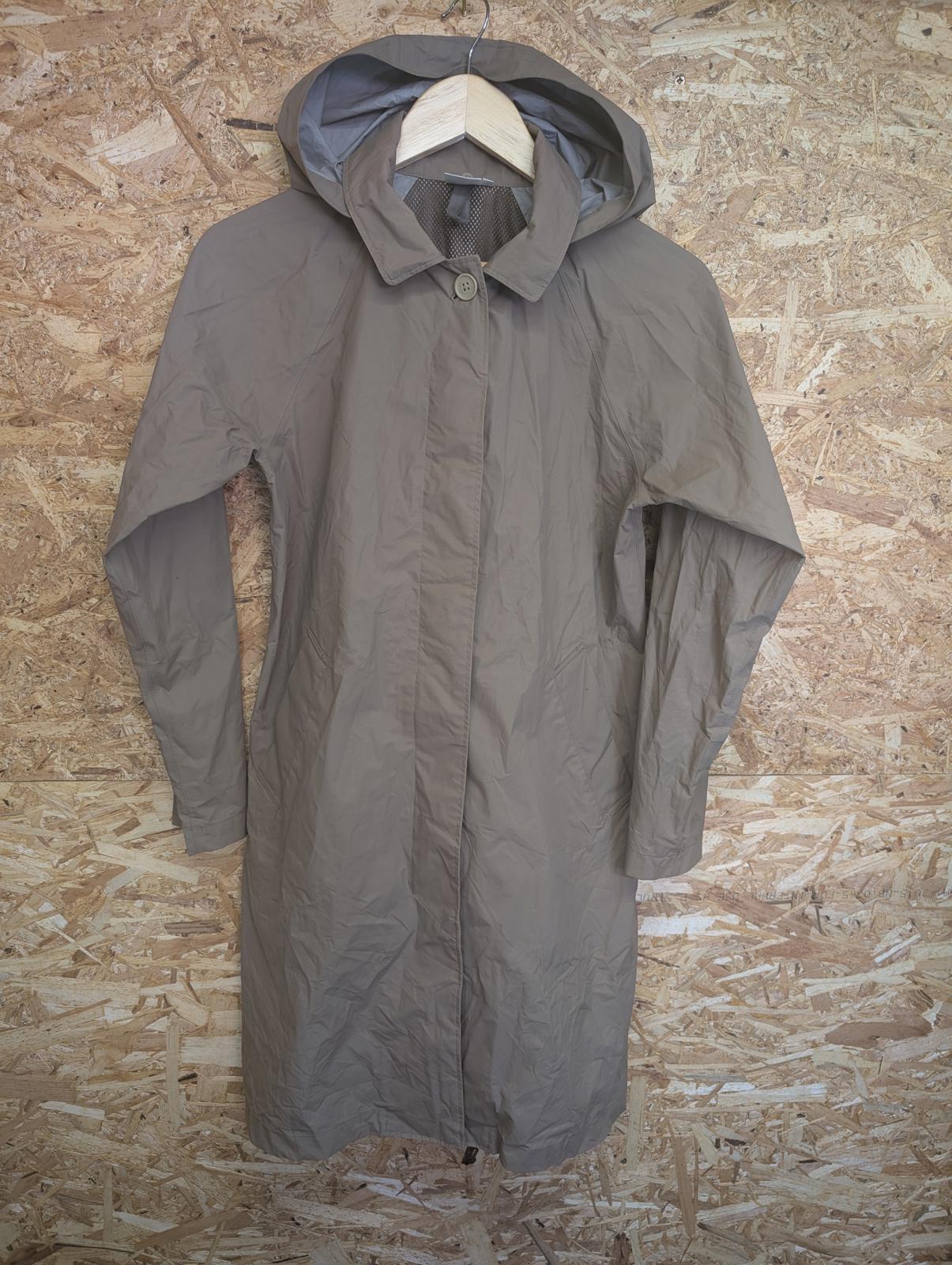 North Face Womens Size 12 Medium Shell Jacket Beige Waterproof Rain Coat Anorak