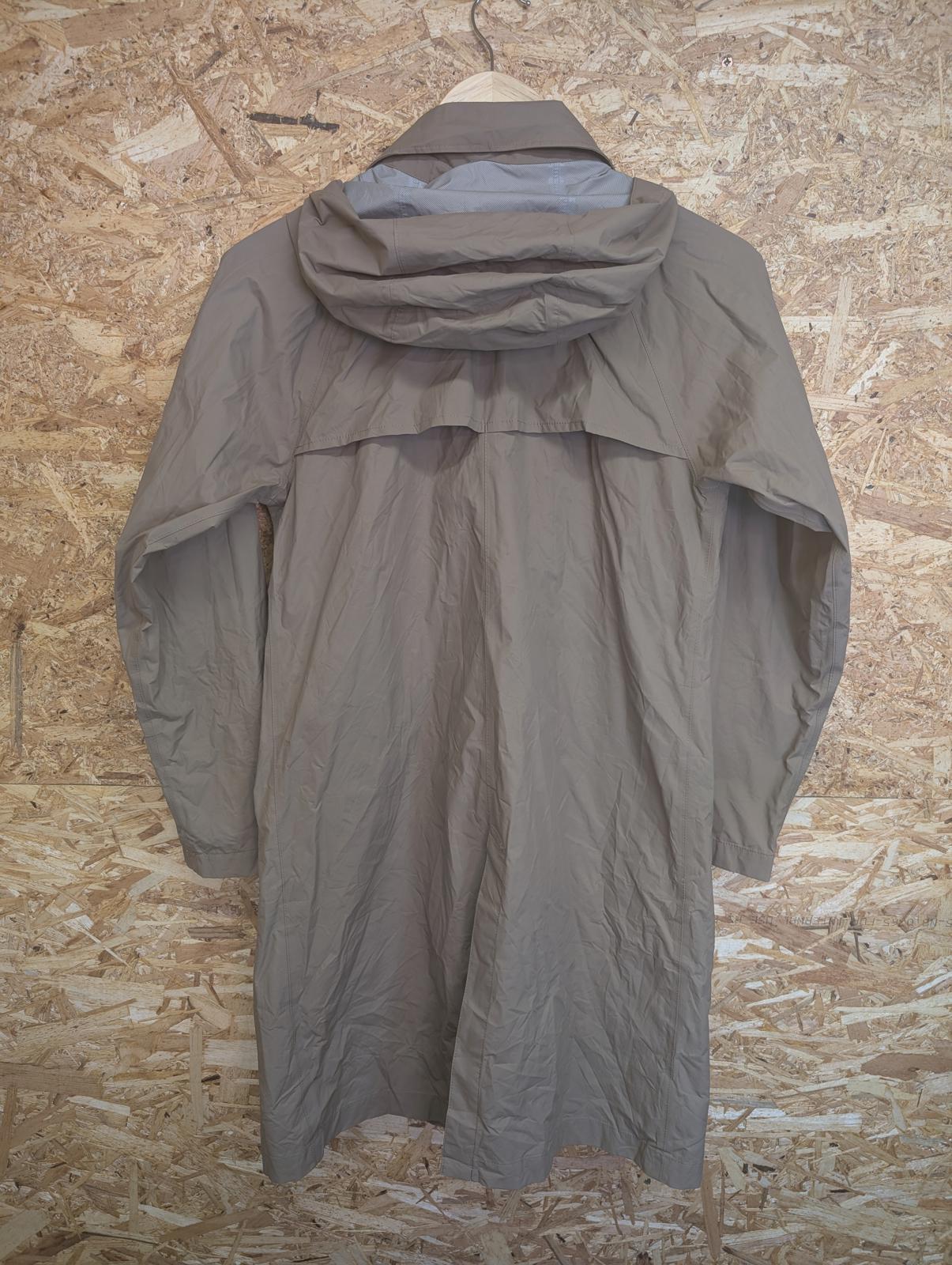 North Face Womens Size 12 Medium Shell Jacket Beige Waterproof Rain Coat Anorak