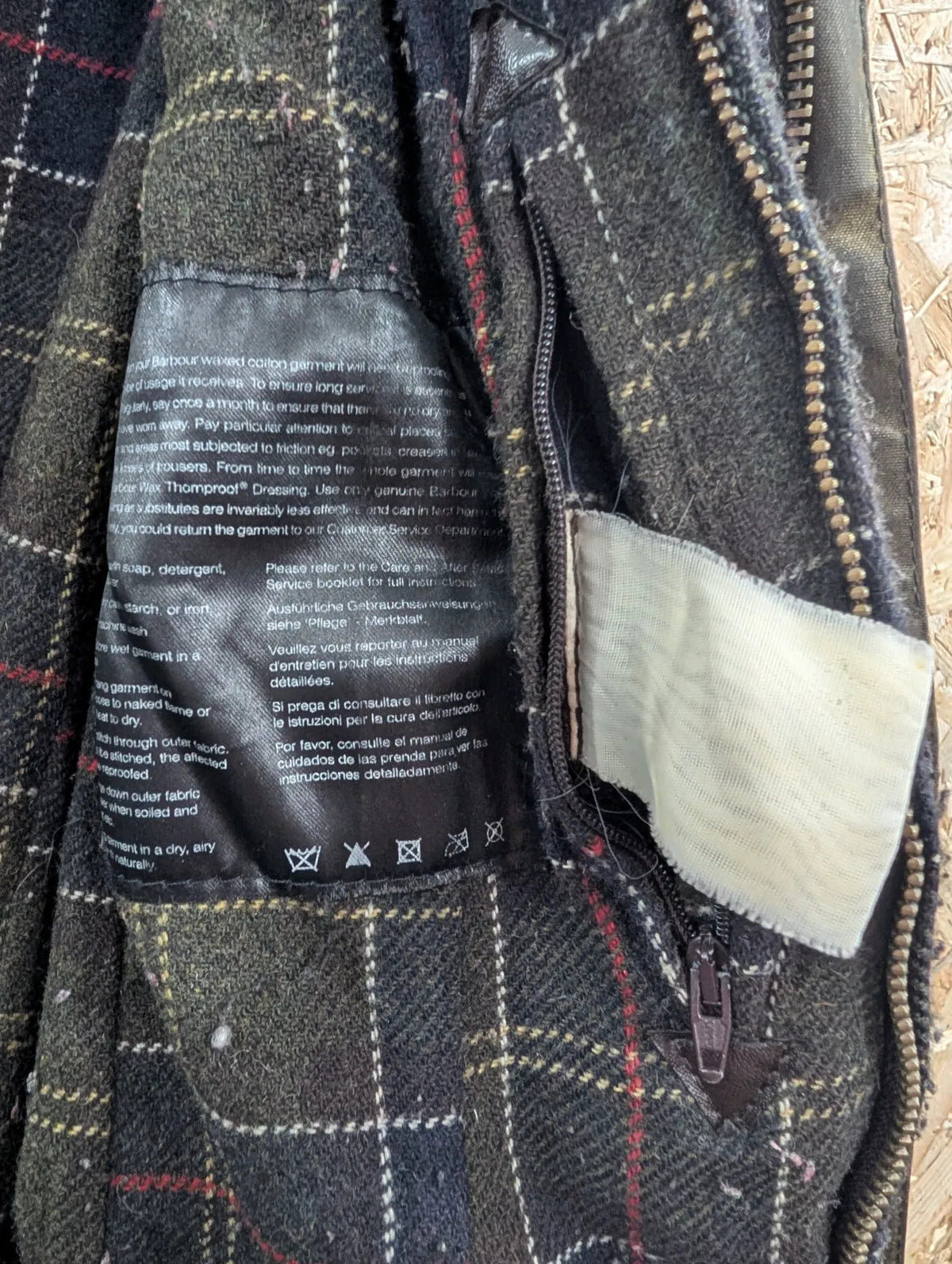 Barbour Waxed Jacket Womens UK14 Olive Waxed Cotton Tartan Lining Full Zip Plaid
