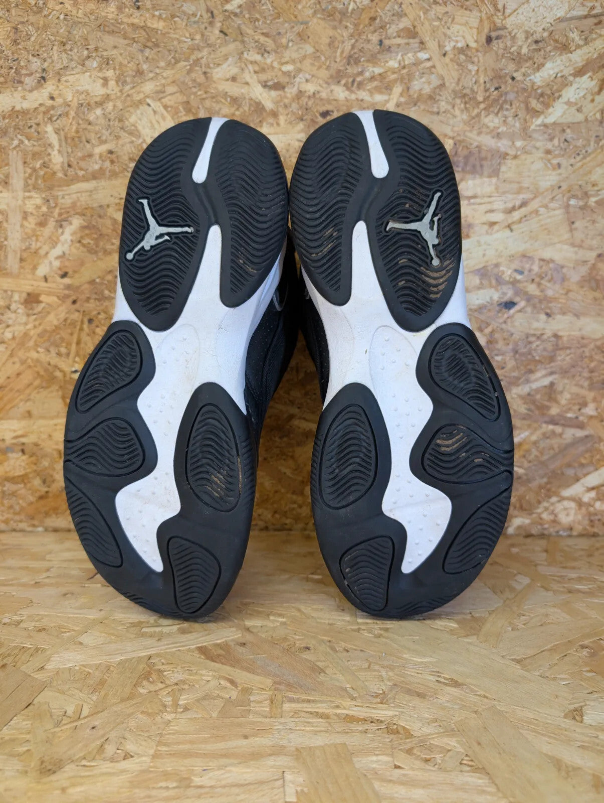 Jordan Max Aura 4 High Top Basketball Shoes UK 8 Black White Silver Leather