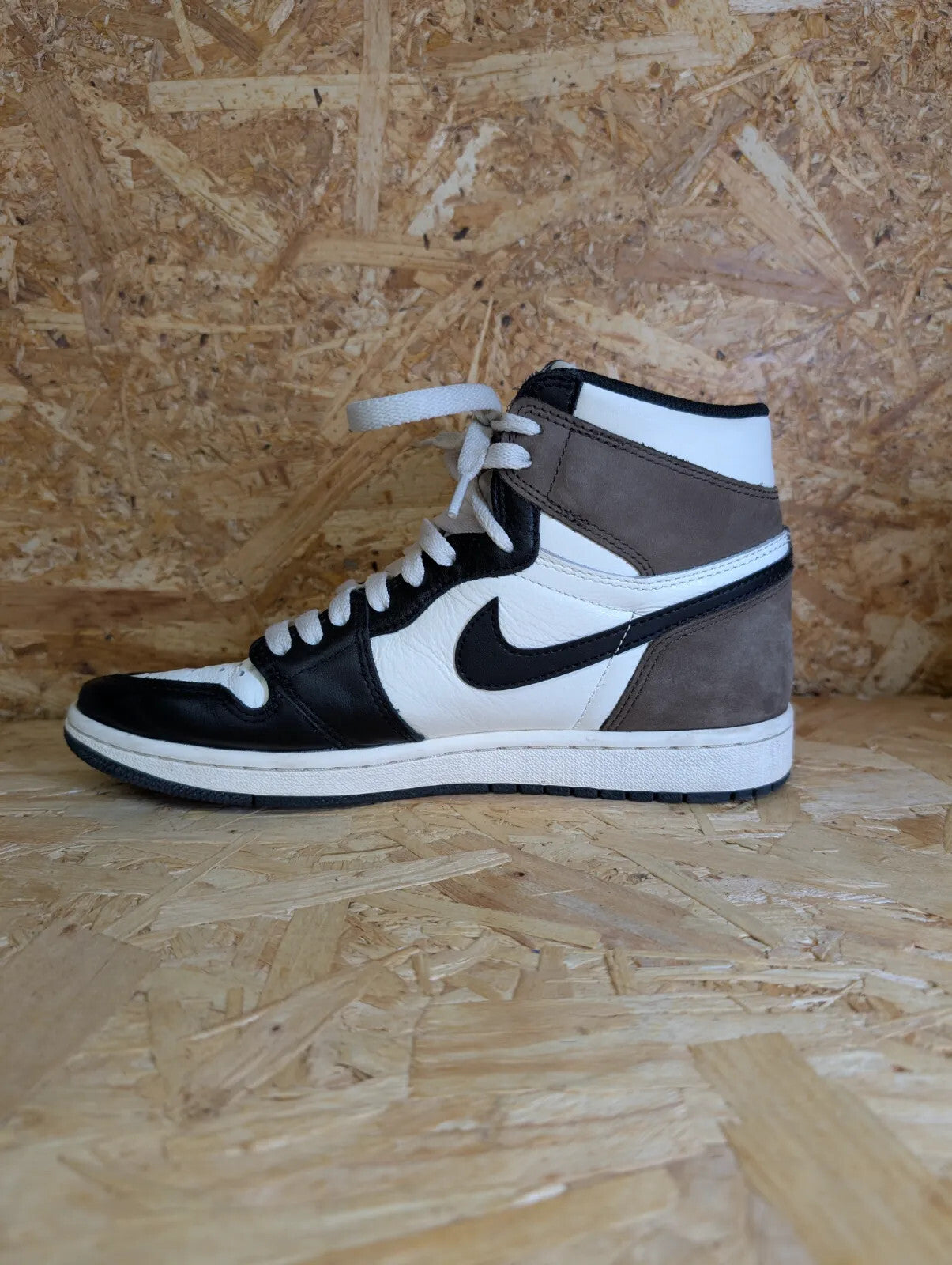 Nike Jordan 1 Retro High Dark Mocha Womens UK 6.5 Leather Suede Brown White