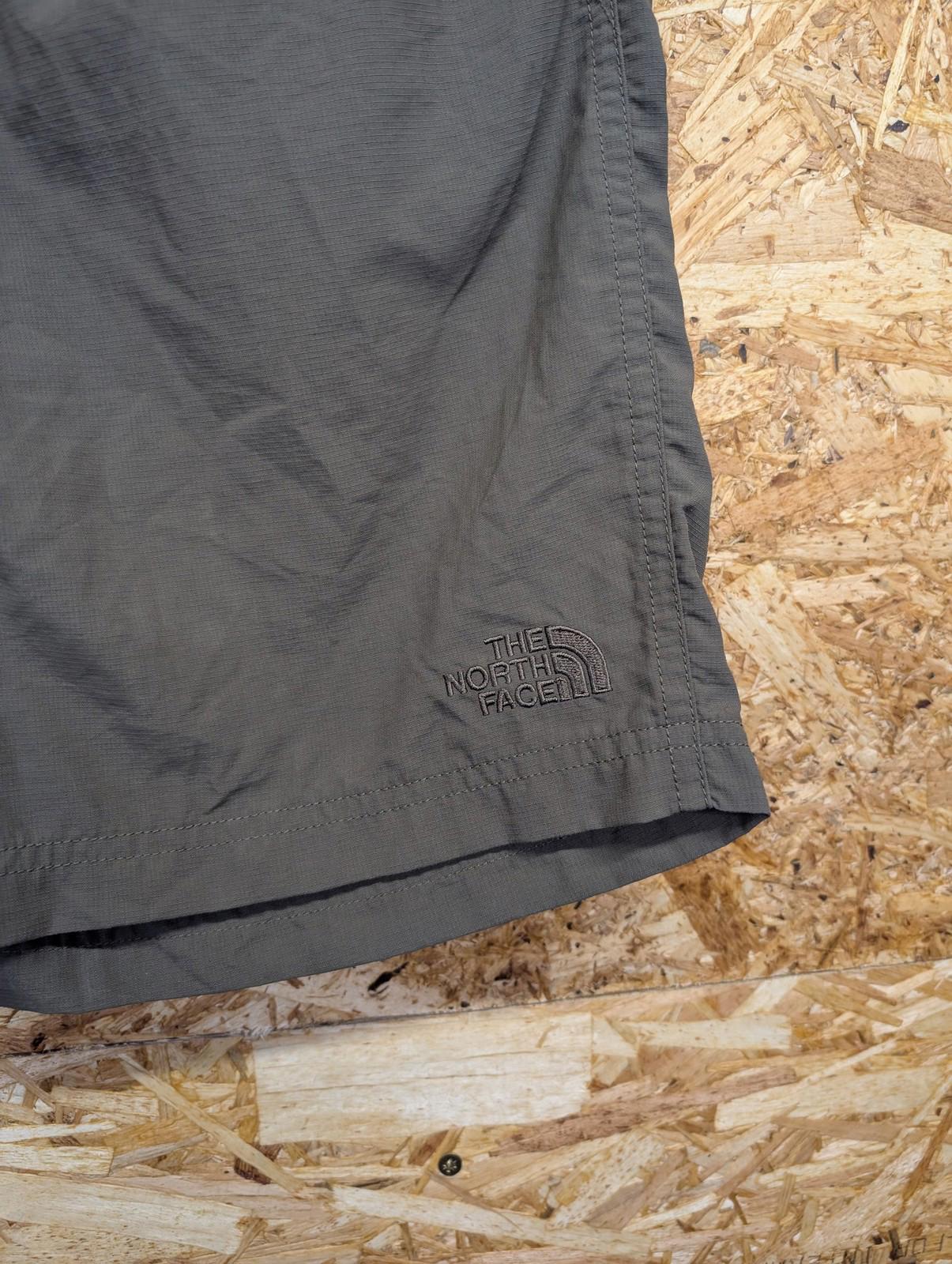 The North Face Cargo Shorts Men 32 Outdoor Nylon Green Casual Utility