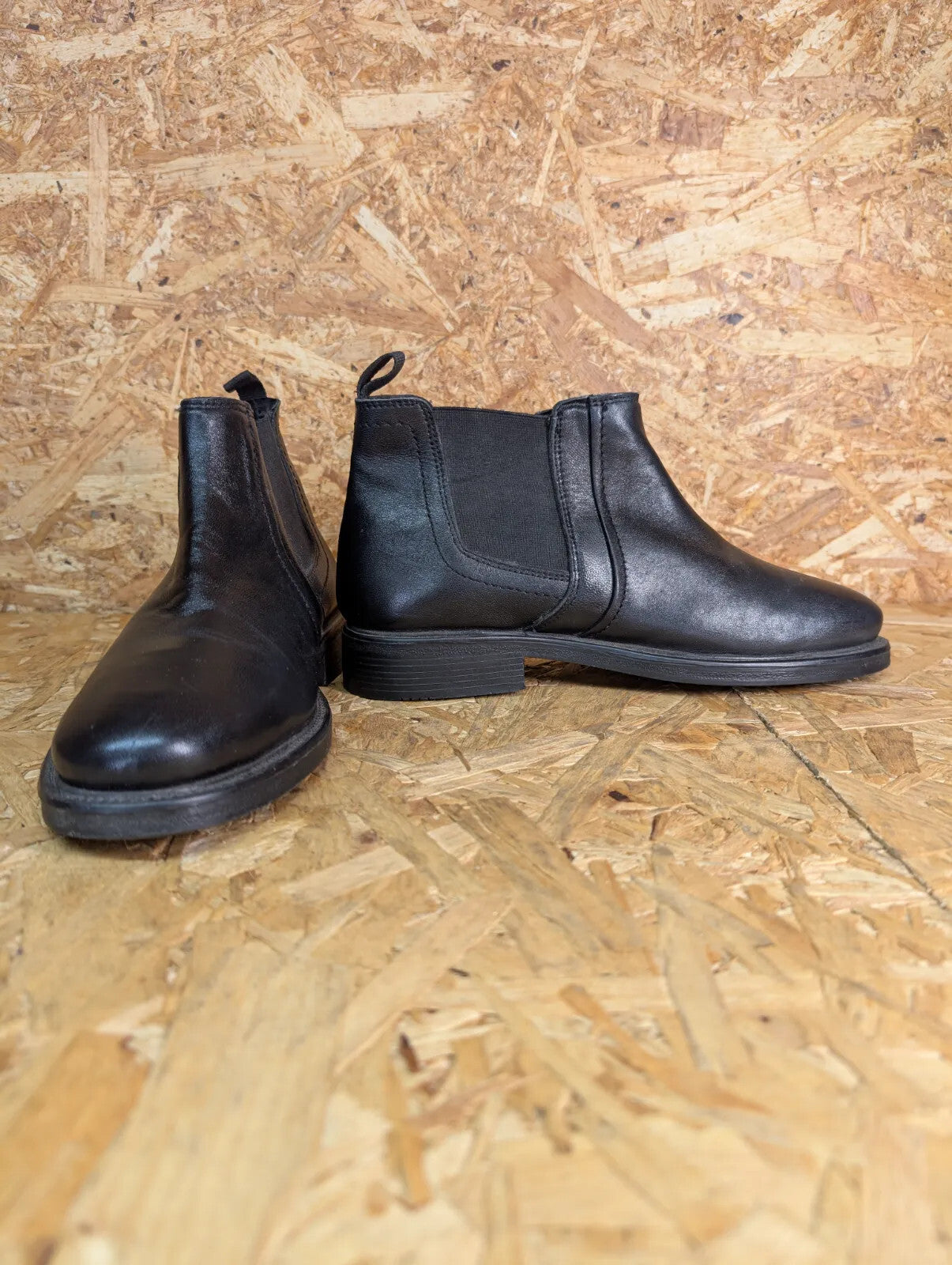 Chelsea Boots UK6 Black Leather Ankle Slip On Block Heel Elastic Gusset Round