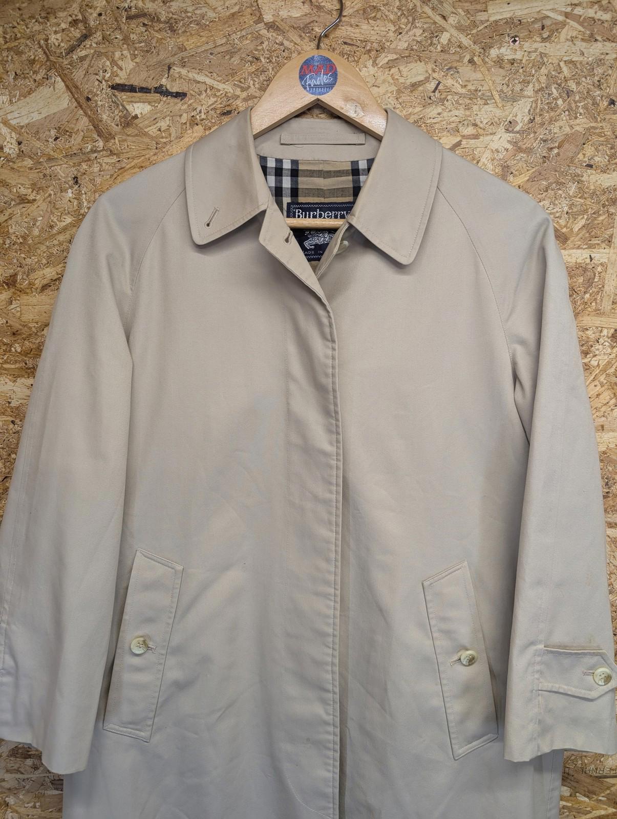 Burberrys London Trench Coat Size 8 Medium Women Beige Nova Check Vintage 90s