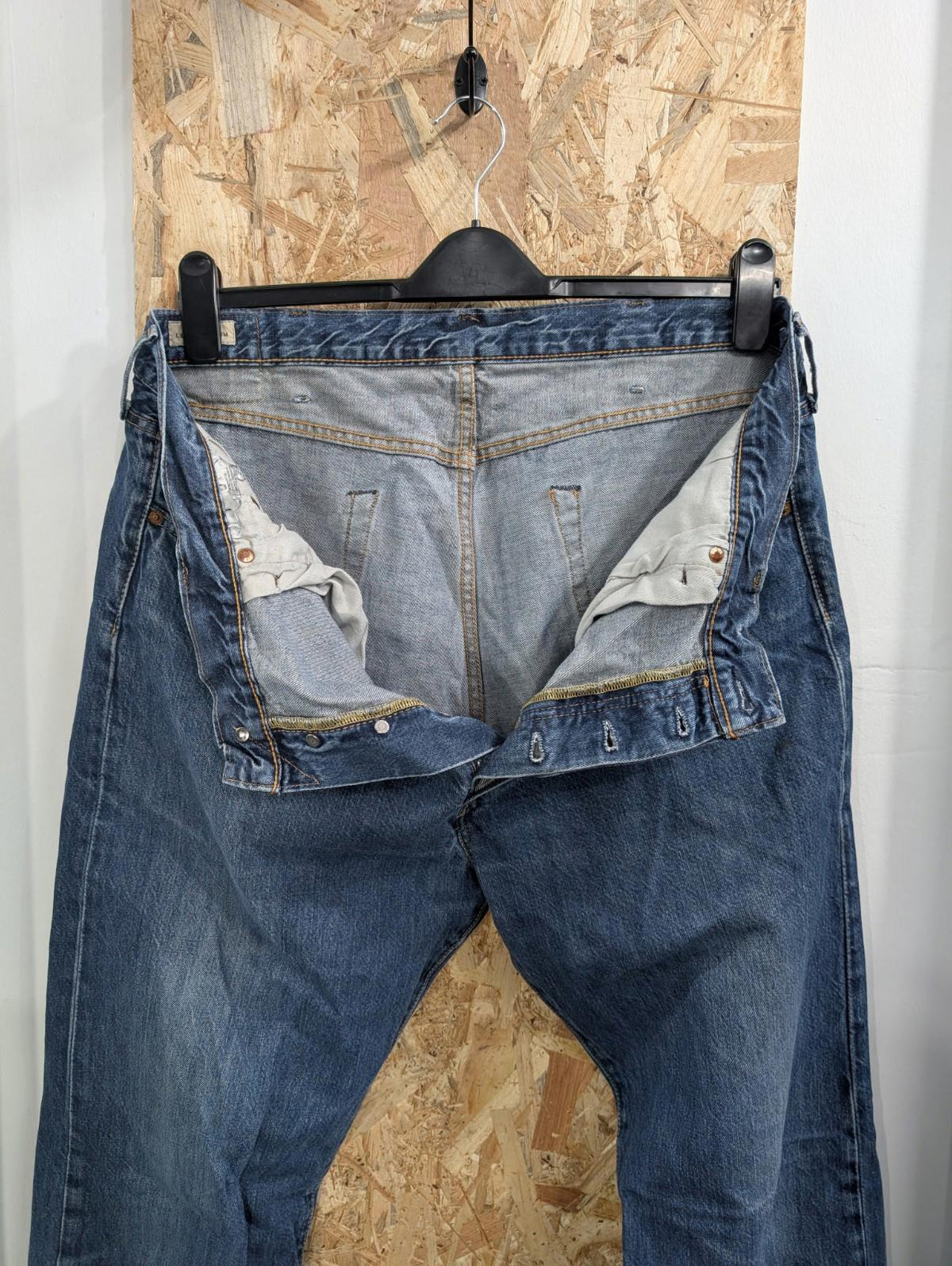 Levis 501 Blue Jeans W32 L34 Men Big E Premium Straight Leg Denim Blue Mid Wash