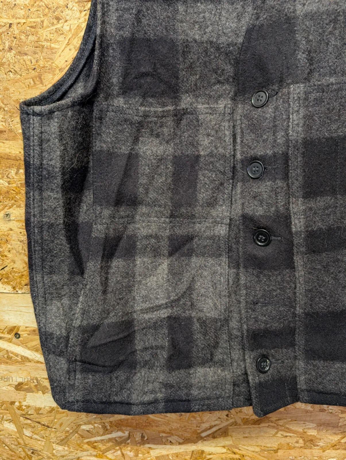Filson Mackinaw Check Wool Vest Men Large 42 Grey Black Gilet USA Pocket Plaid