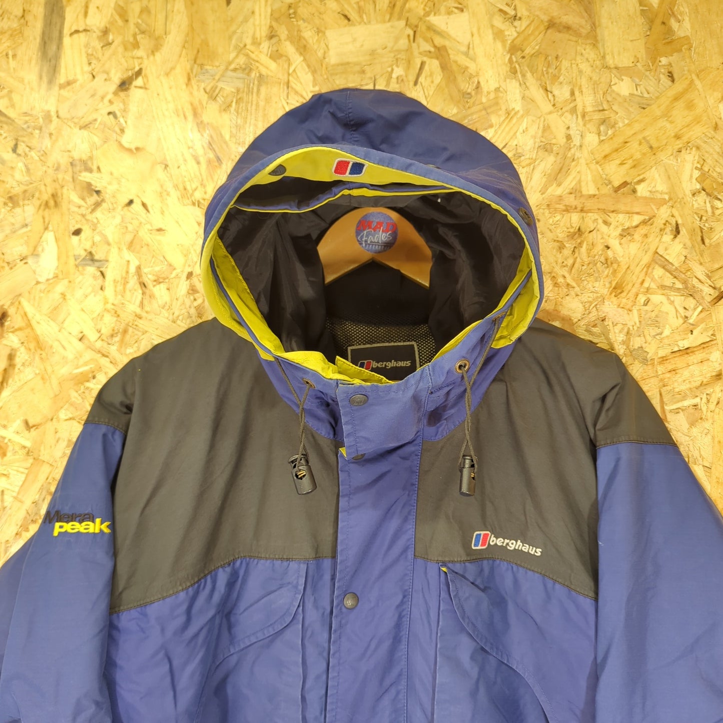 Berghaus Mera Peak Goretex Jacket Mens XL Waterproof Hooded Rain Coat Blue M