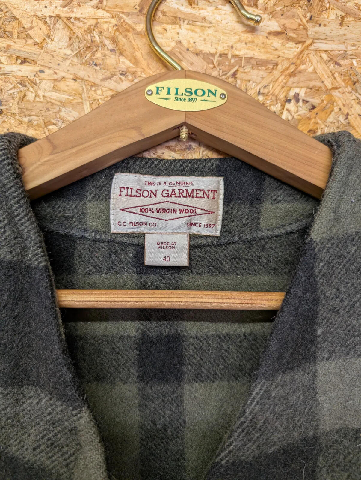 Filson Mackinaw Check Wool Vest Men Medium 40 Green Black Gilet USA Pocket Plaid