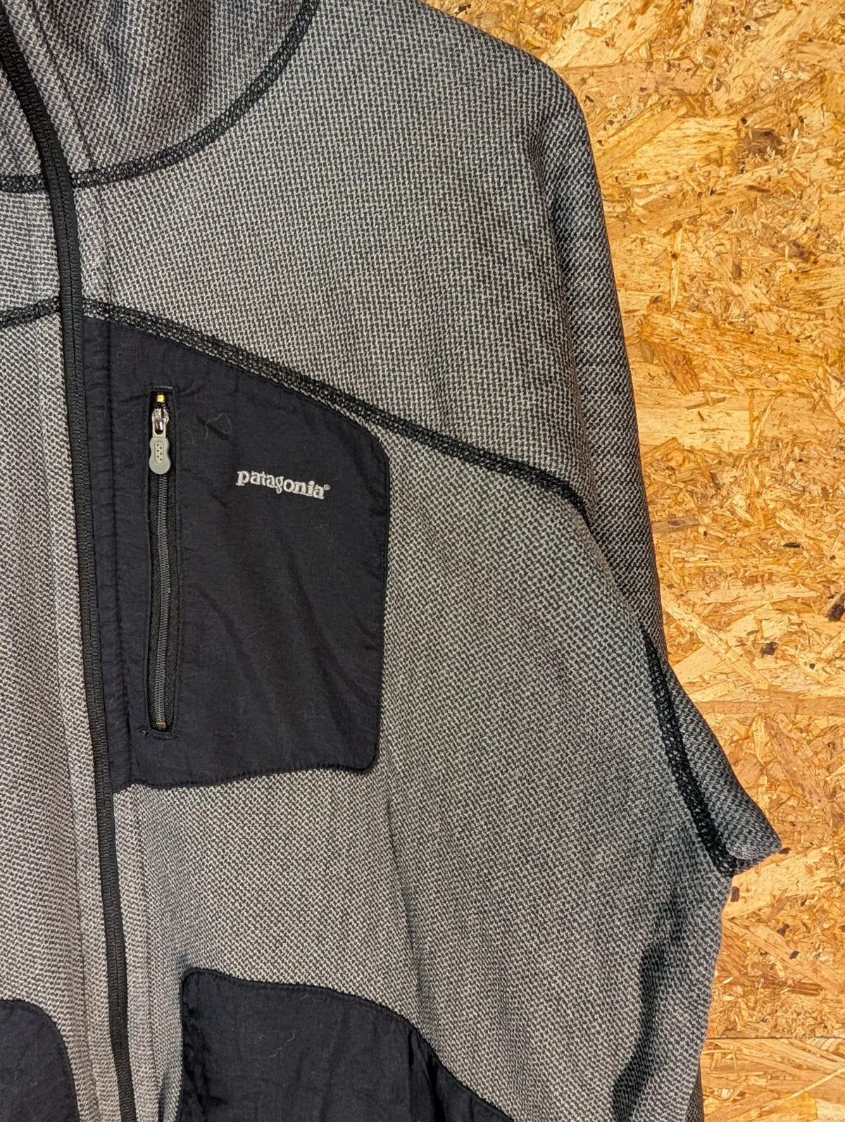 Patagonia R2 Granular Fleece Jacket Mens Large Grey Black Zip Hiking Walking