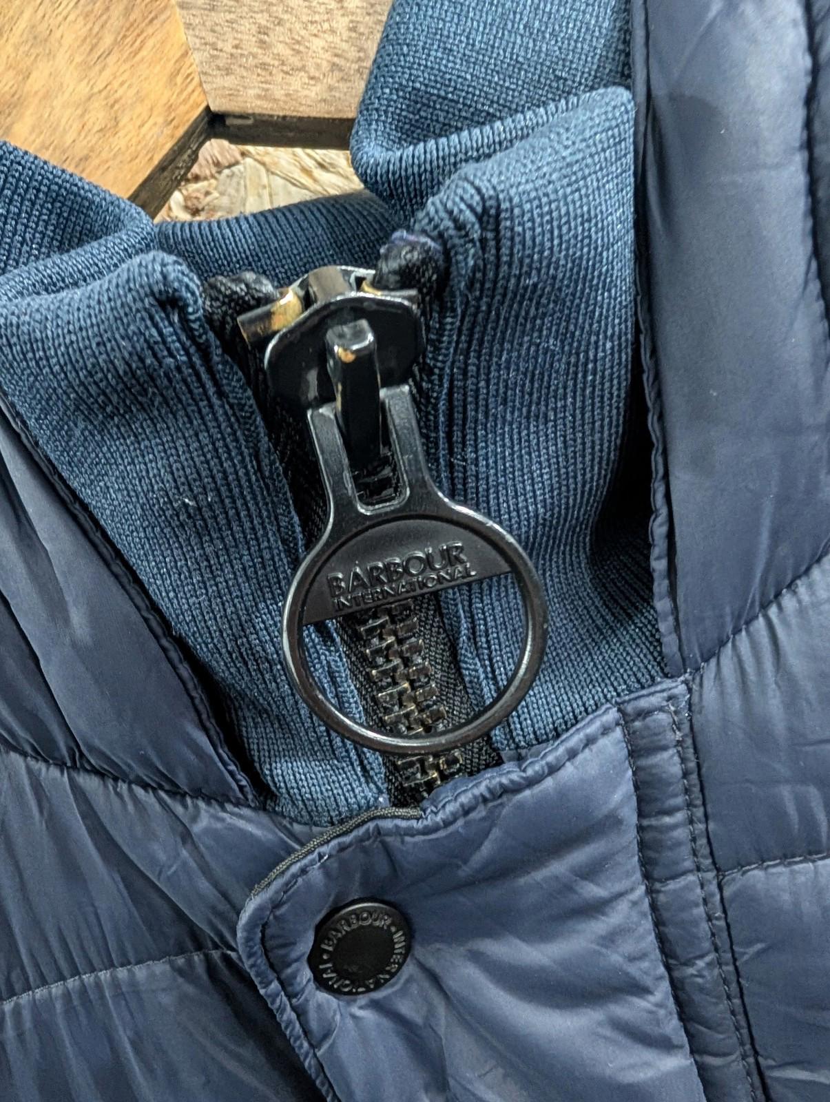 Barbour International Busa Down Jacket Medium Men Quilted Hood Navy Blue Puffer