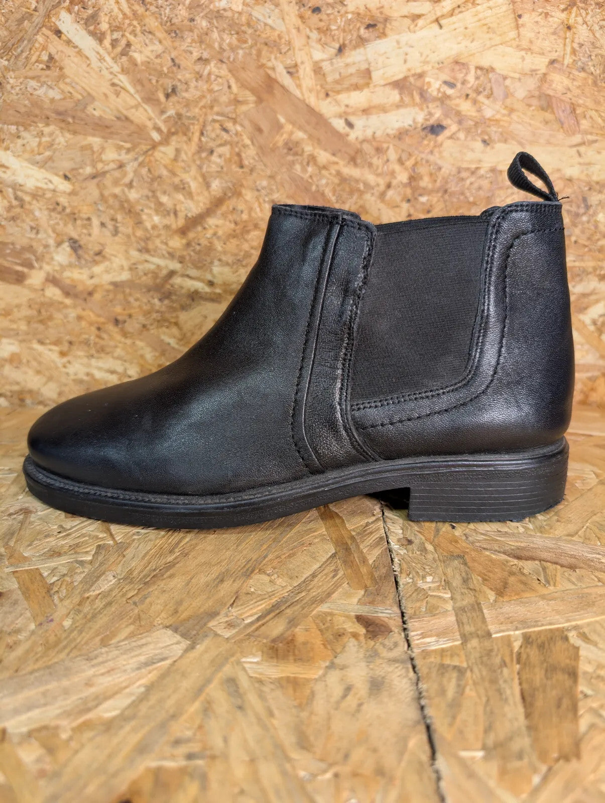 Chelsea Boots UK6 Black Leather Ankle Slip On Block Heel Elastic Gusset Round