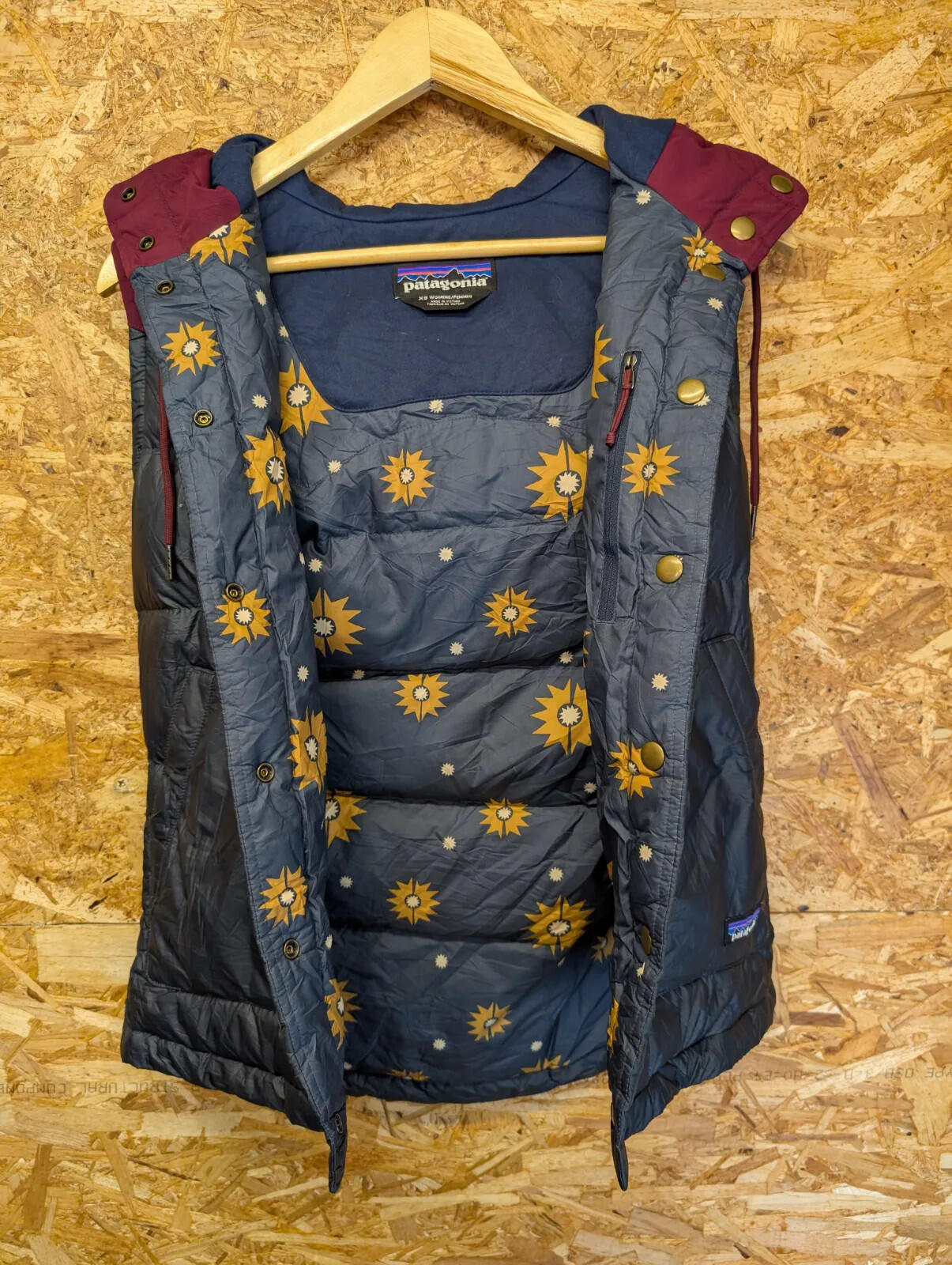 Patagonia Hooded Puffer Gilet Womens XS Navy Blue Burgundy Down Feather Fill