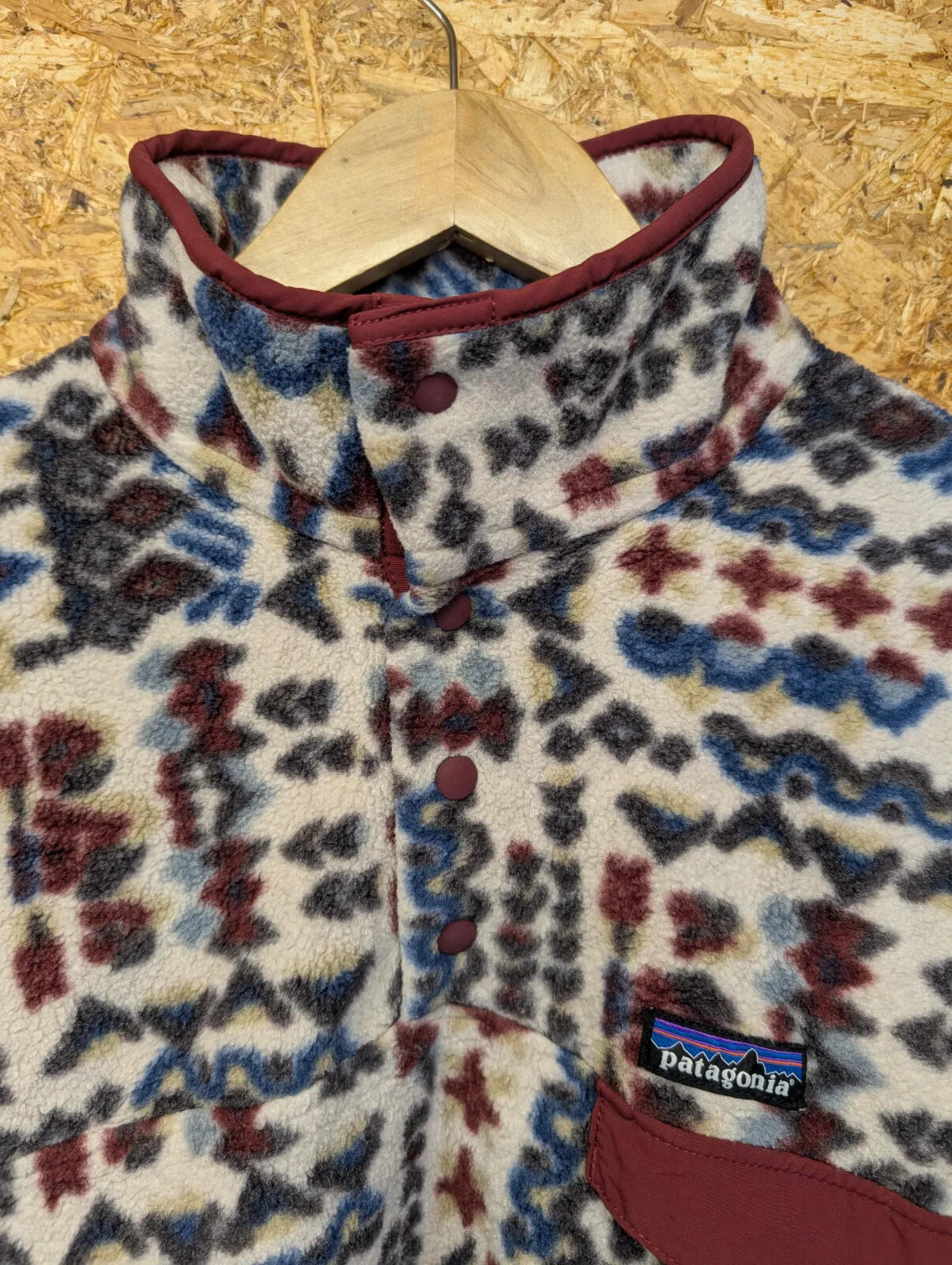 Patagonia Fleece Mens Medium Pattern Cream Red BluePullover Synchilla Snap-T