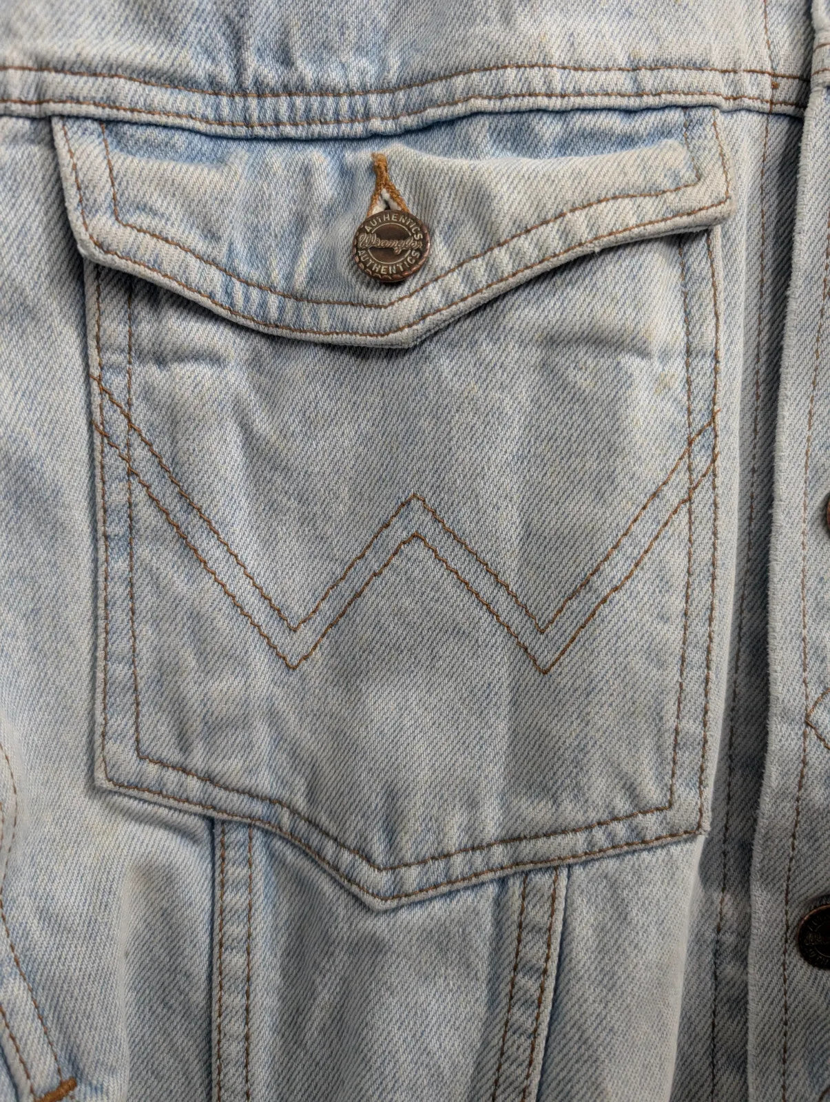 Vintage Wrangler Denim Jacket Mens Large Light Blue Denim Button Up Western