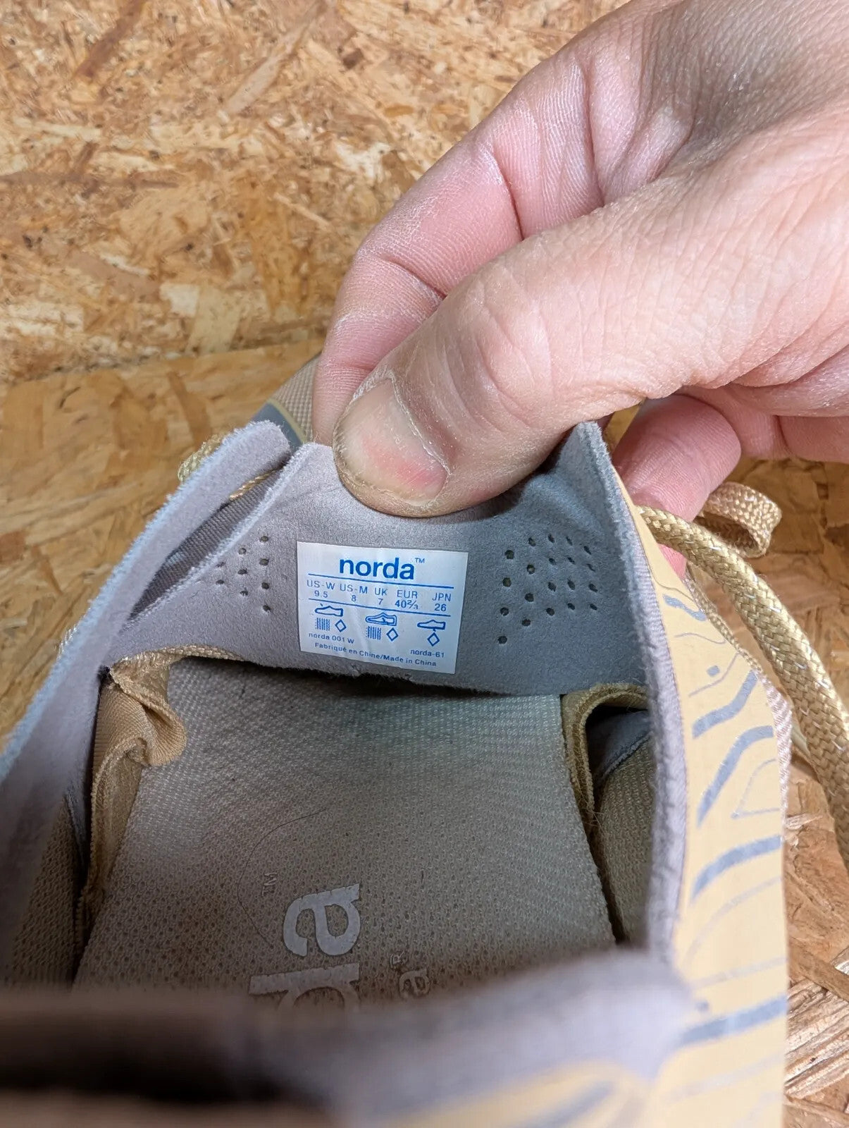 Norda 001 Trail Running Shoes UK7 Beige Mesh Synthetic Lug Sole Outdoor Hiking