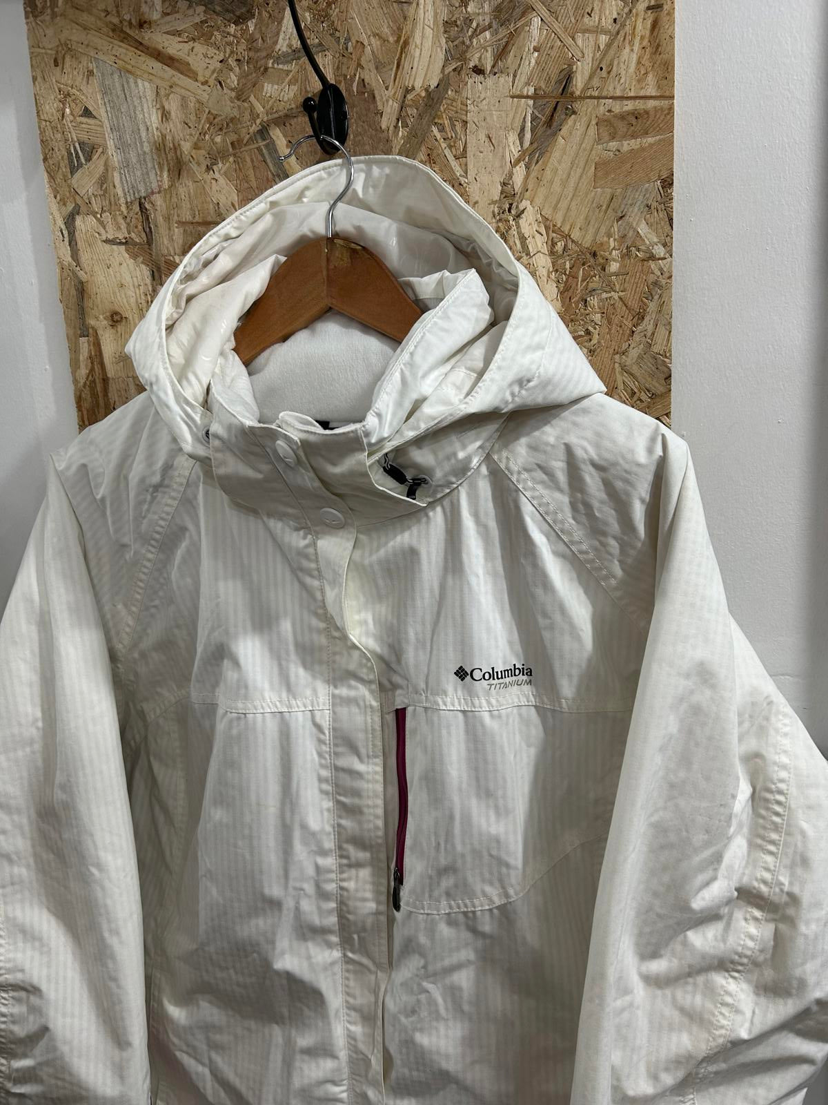 Columbia Titanium Womens Size 12 Ski Snowboard Thermal Jacket White Hooded