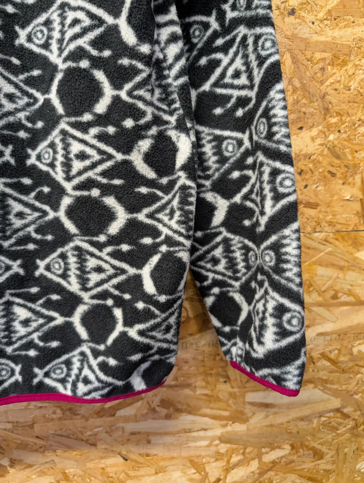 Patagonia Fleece Pullover Women XS Black White Pink Synchilla Geometric Snap-T