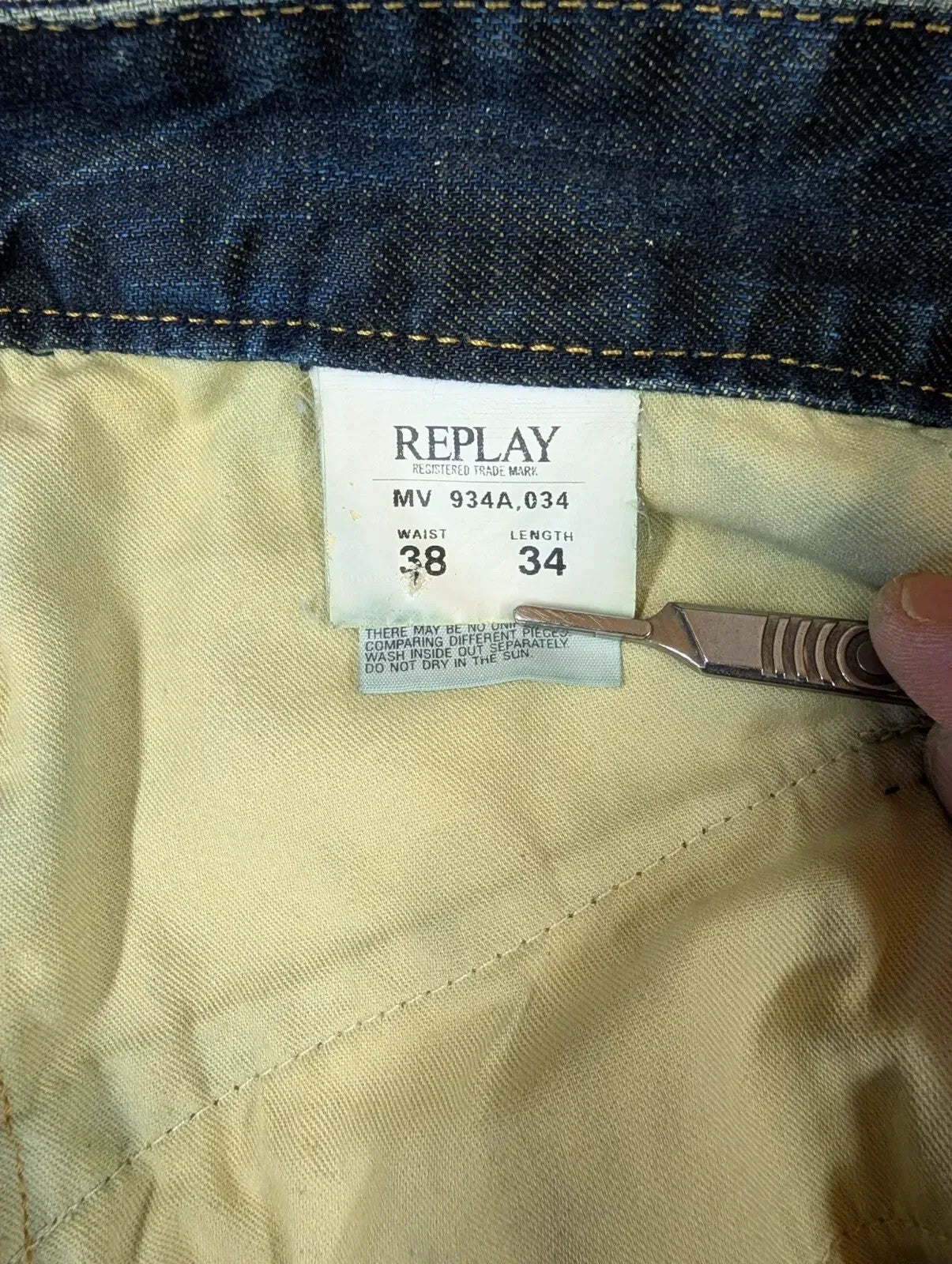 Replay Jeans Mens W38 L34 Dark Blue Wash Denim Distress Cinch Buckle Back Y2K