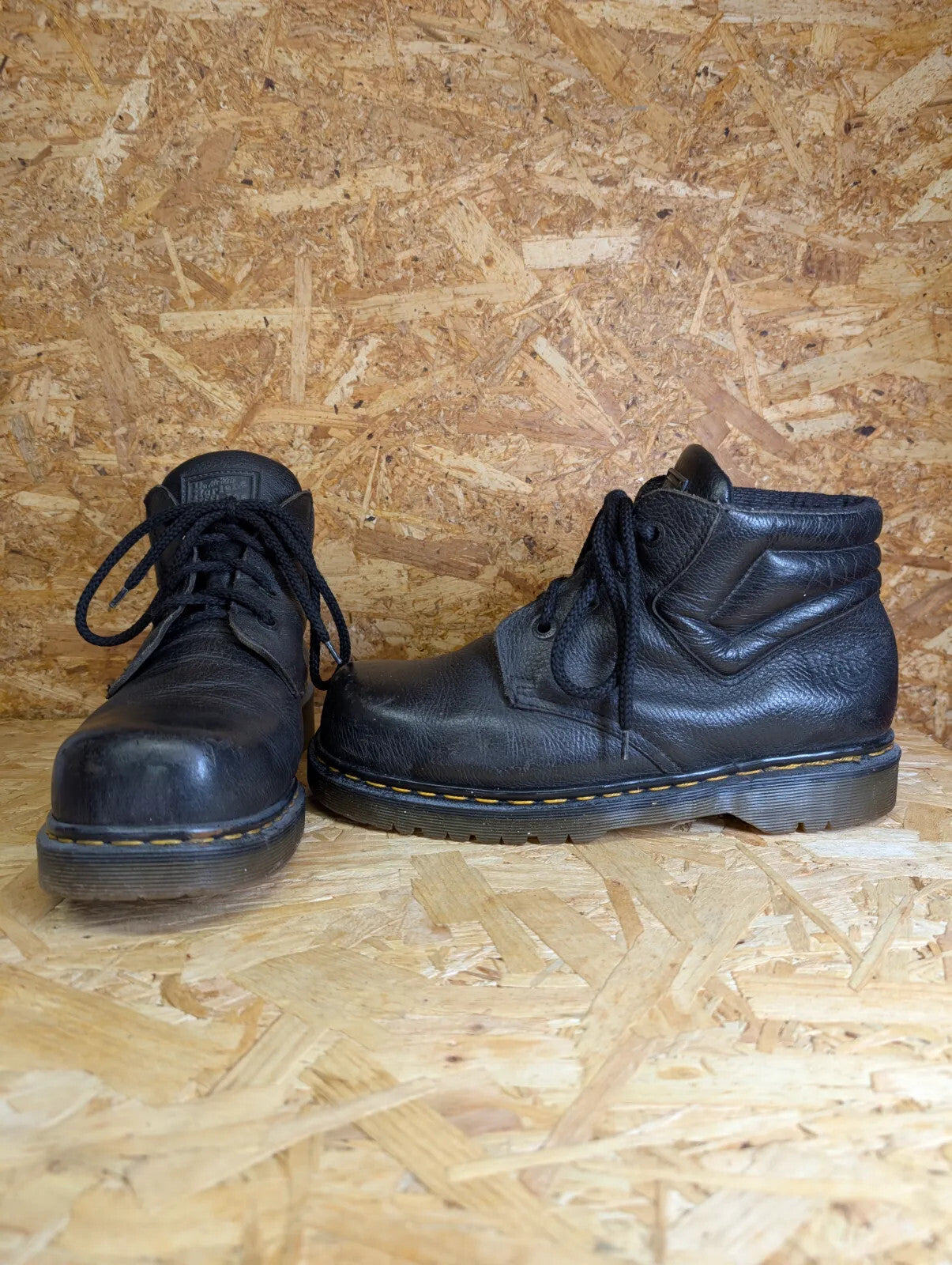 Dr Martens Work Boots Mens UK9 Black Leather 2205 Steel Toe Air Cushion England