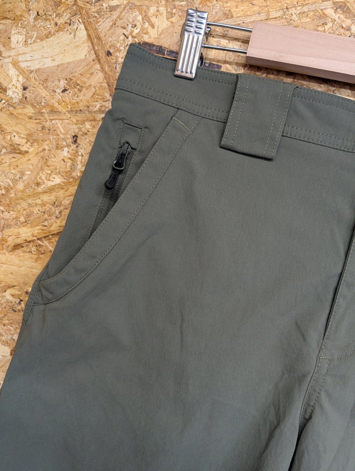 Filson Outdoorsman Shorts Medium 32 34 Cargo Elastic Waist Evergreen Khaki