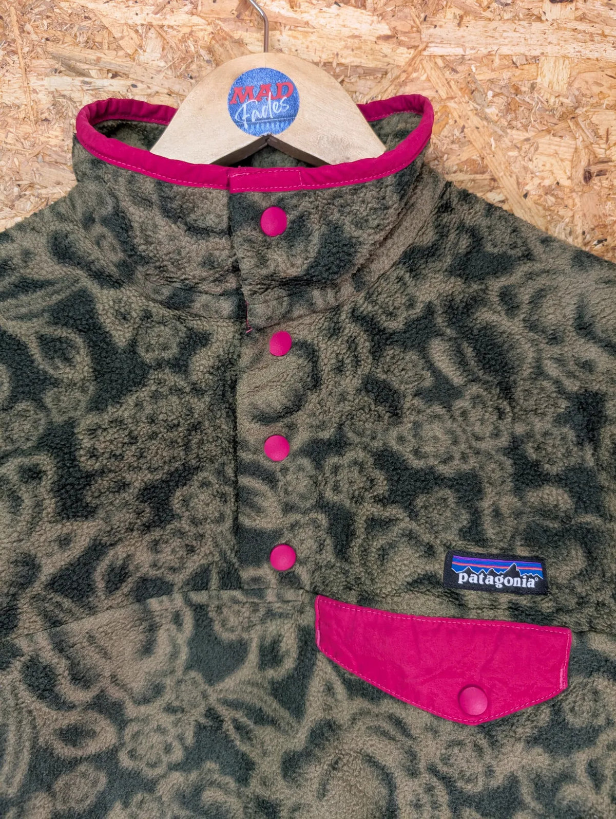 Patagonia Synchilla Fleece Womens XS Green Lotus Flower Snap-T Pink Trim Retro