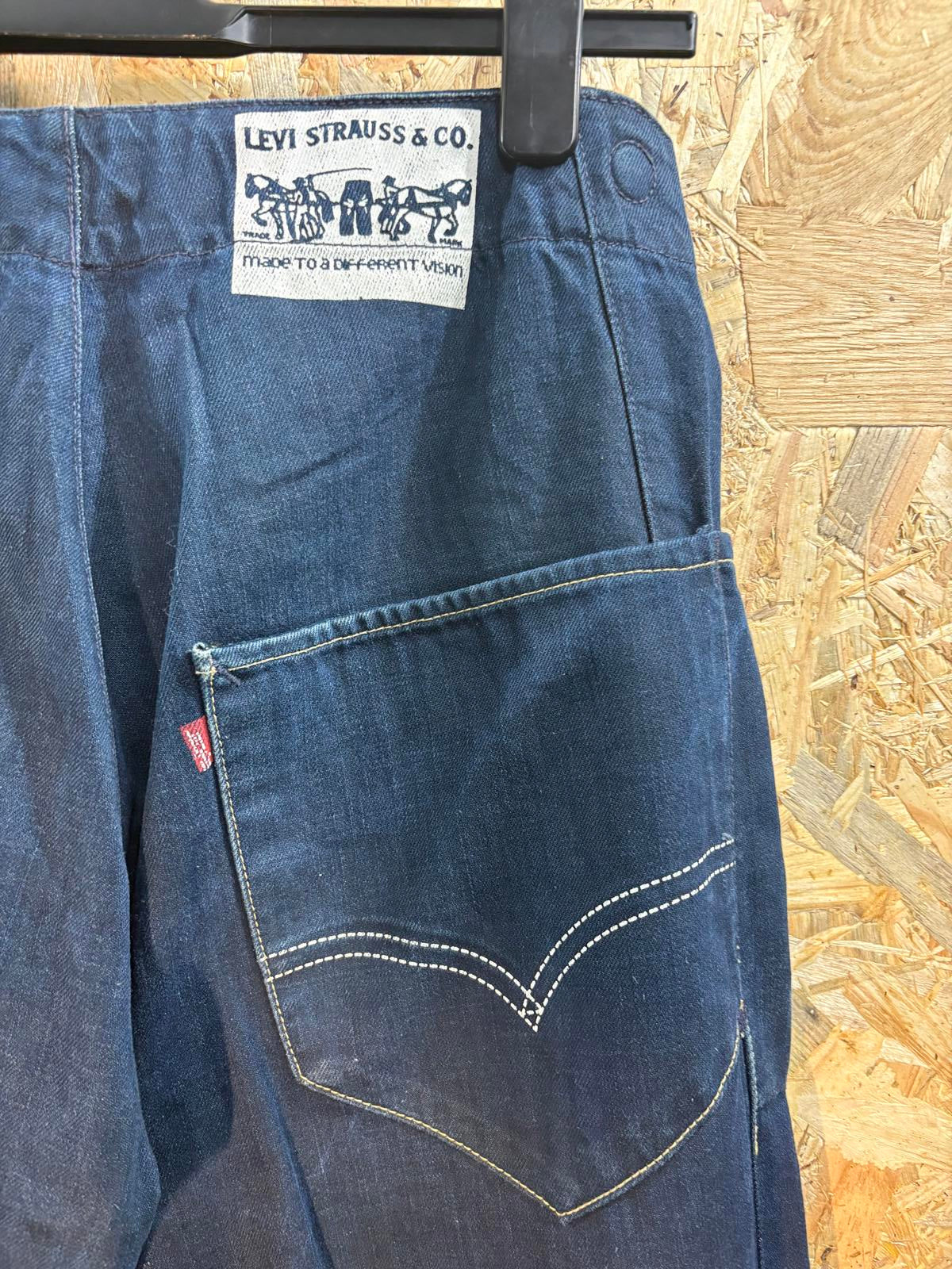 Vintage Levis Engineered Jeans W32 L32 Painted Arc Patch Navy Blue Denim 2003