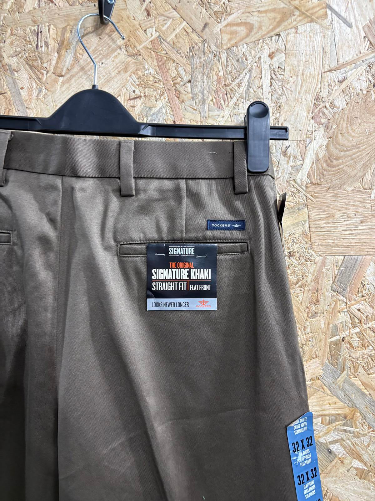 Dockers D2 Chino Trousers W32 L32 Brown Straight Leg Zip Fly No Wrinkles Jeans
