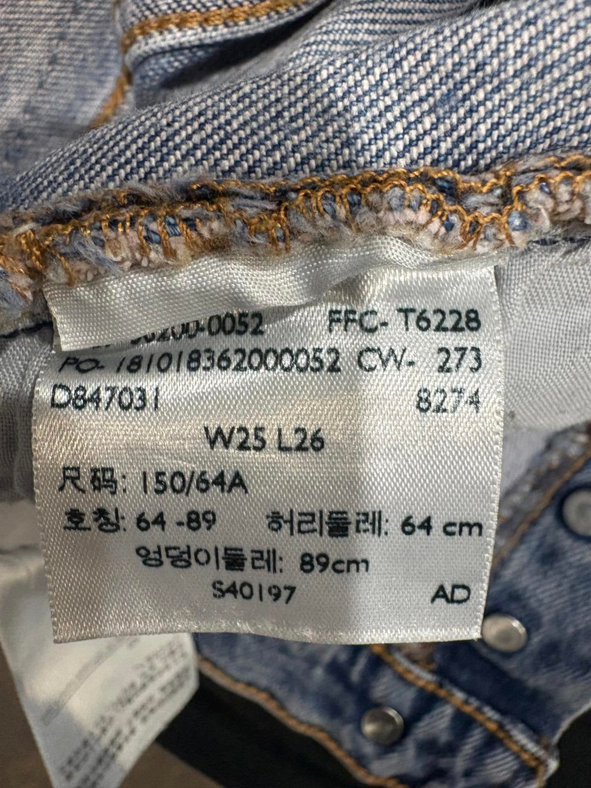 Vintage Levis 501 Jeans Size 6 W25 L26 Women Mid Blue Stonewashed Button Fly