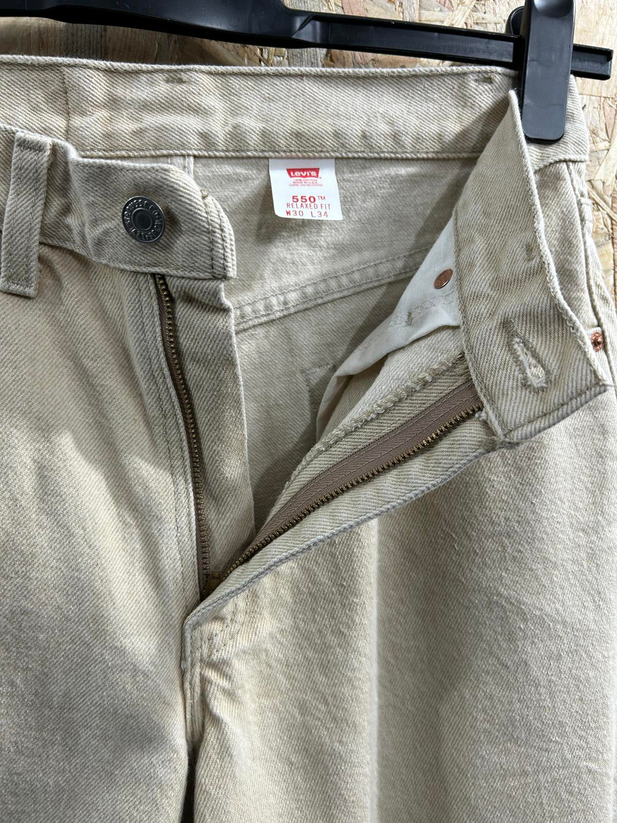 Vintage Levis 550 USA Jeans W30 L34 Men Straight Leg Cream Stone Beige Zip Fly