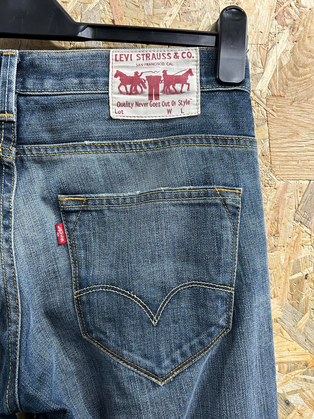 Levis 511 Slim Jeans W31 L32 Men Mid Blue Fades Straight Leg Red Tab Zip Fly