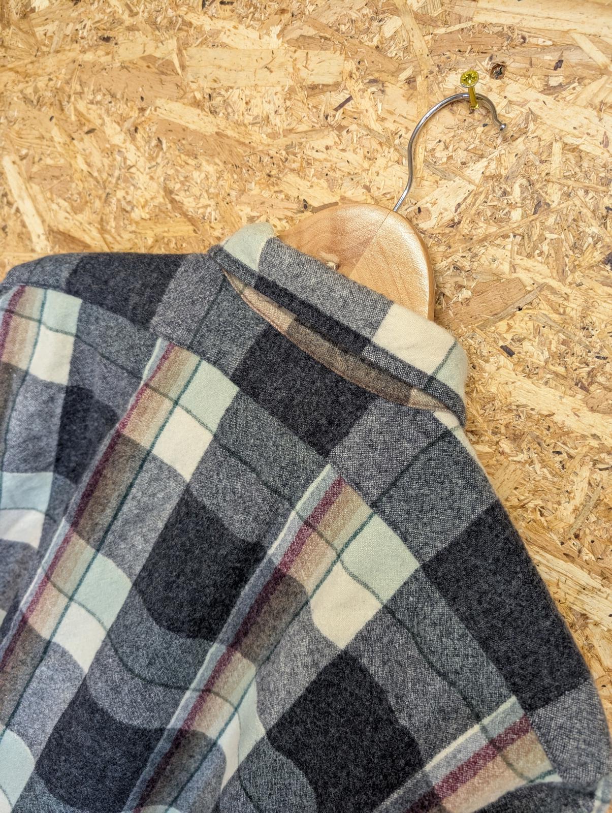 Pendleton Shirt Grey Cream Red Green Check Plaid Wool Made In USA Small