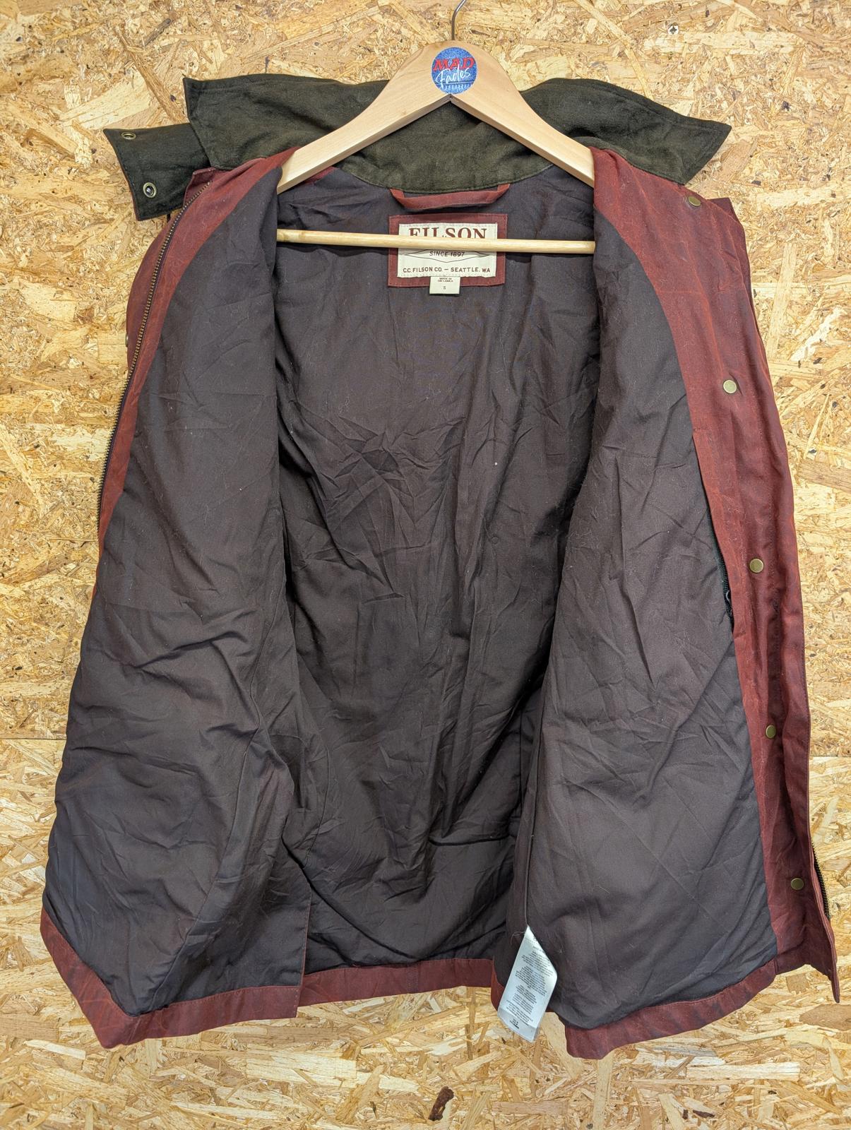 Filson Moorcroft Hooded Wax Jacket Size Small Women Lined Coat Burgundy Tin