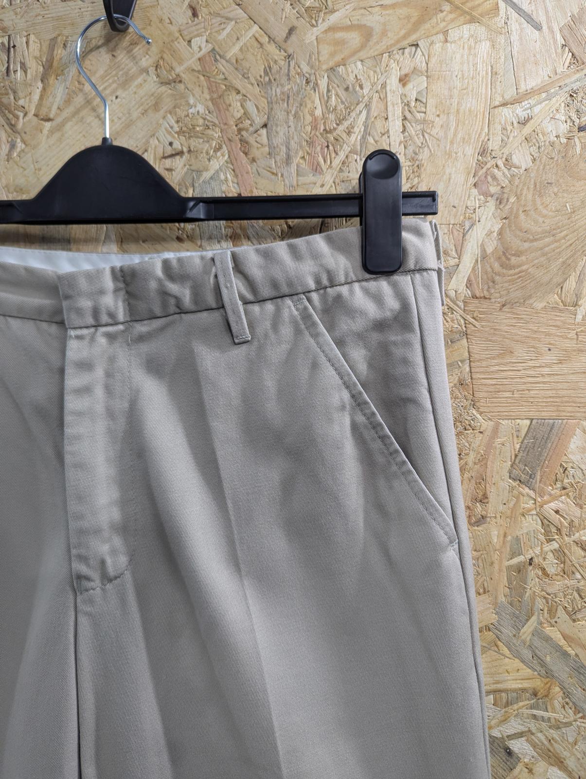 Levis Sta-Prest Chino Trousers W30 L30 Beige Straight Leg Centre-Creased Pants