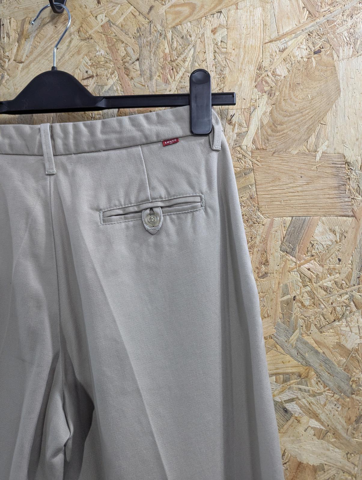 Levis Sta-Prest Chino Trousers W30 L30 Beige Straight Leg Centre-Creased Pants