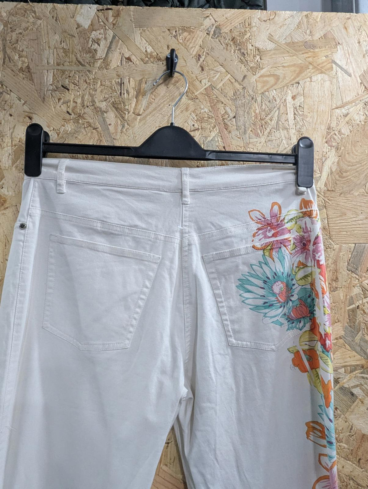 Burberry White Jeans W30 L34 Women Y2K Slim Zip Fly Stretch Floral Print Vintage
